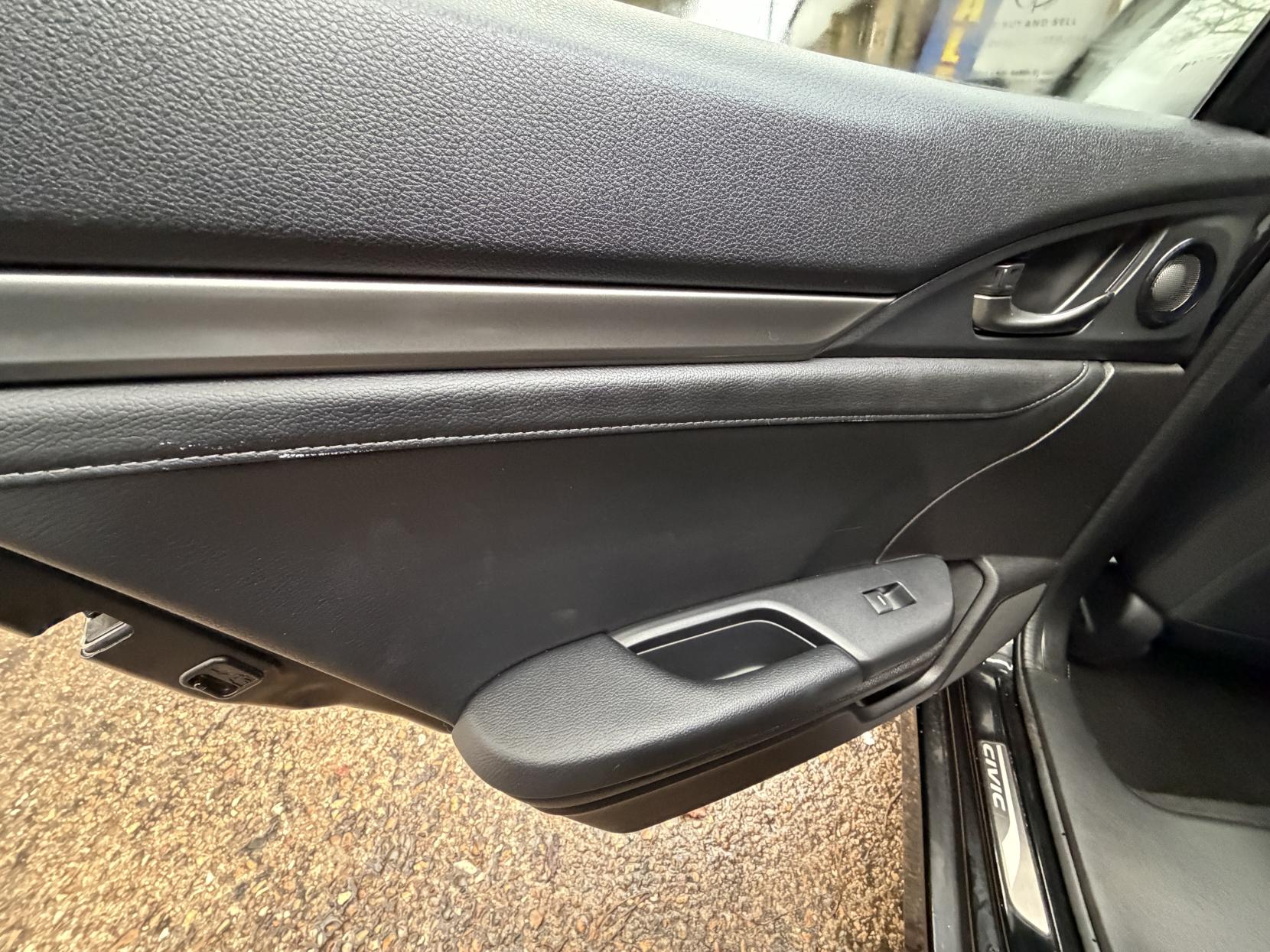 Honda Civic 1.0 VTEC Turbo EX Hatchback 5dr Petrol CVT Euro 6 (s/s) (129 ps)