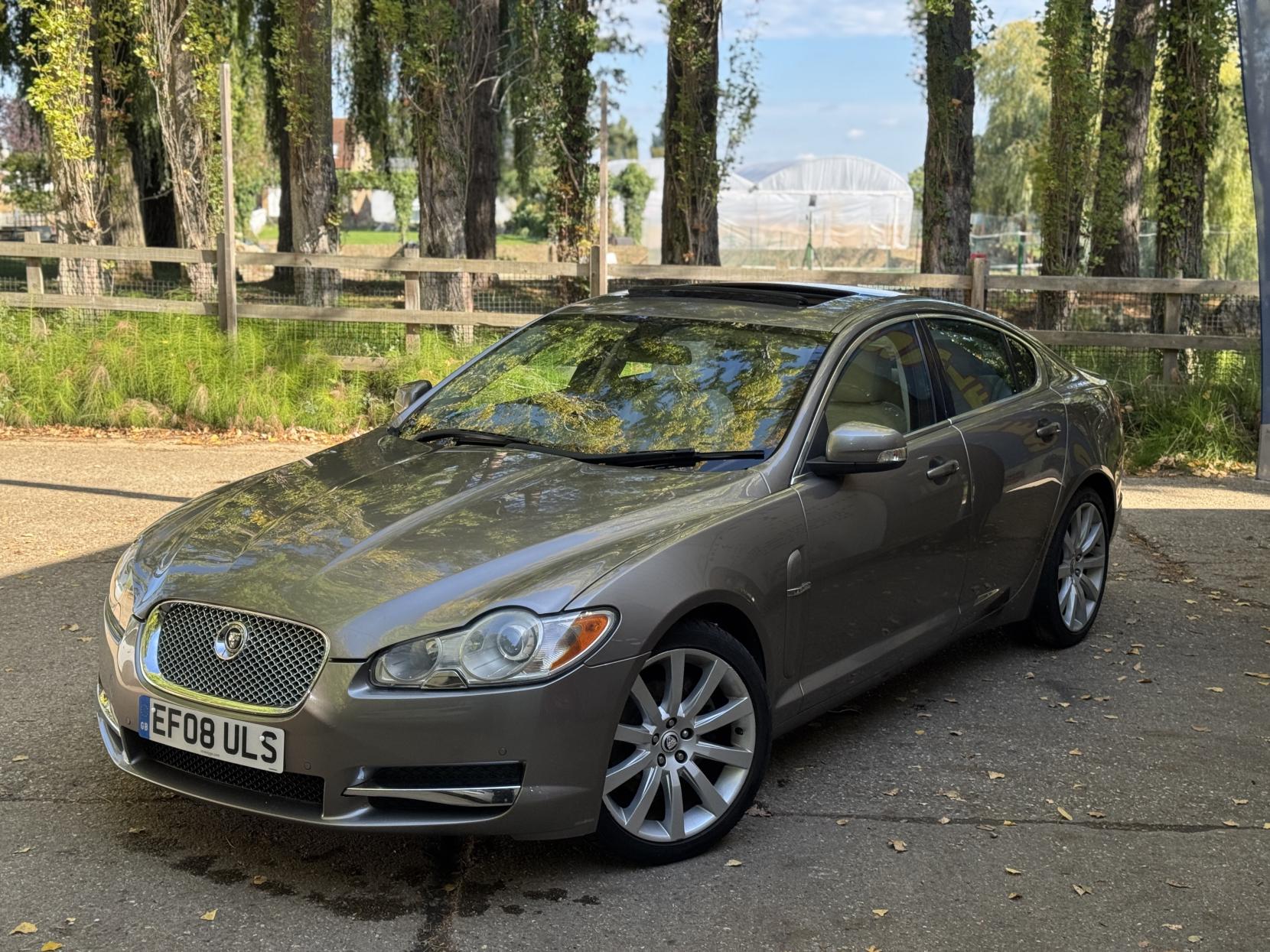 Jaguar XF 2.7d V6 Premium Luxury Saloon 4dr Diesel Auto Euro 4 (207 ps)