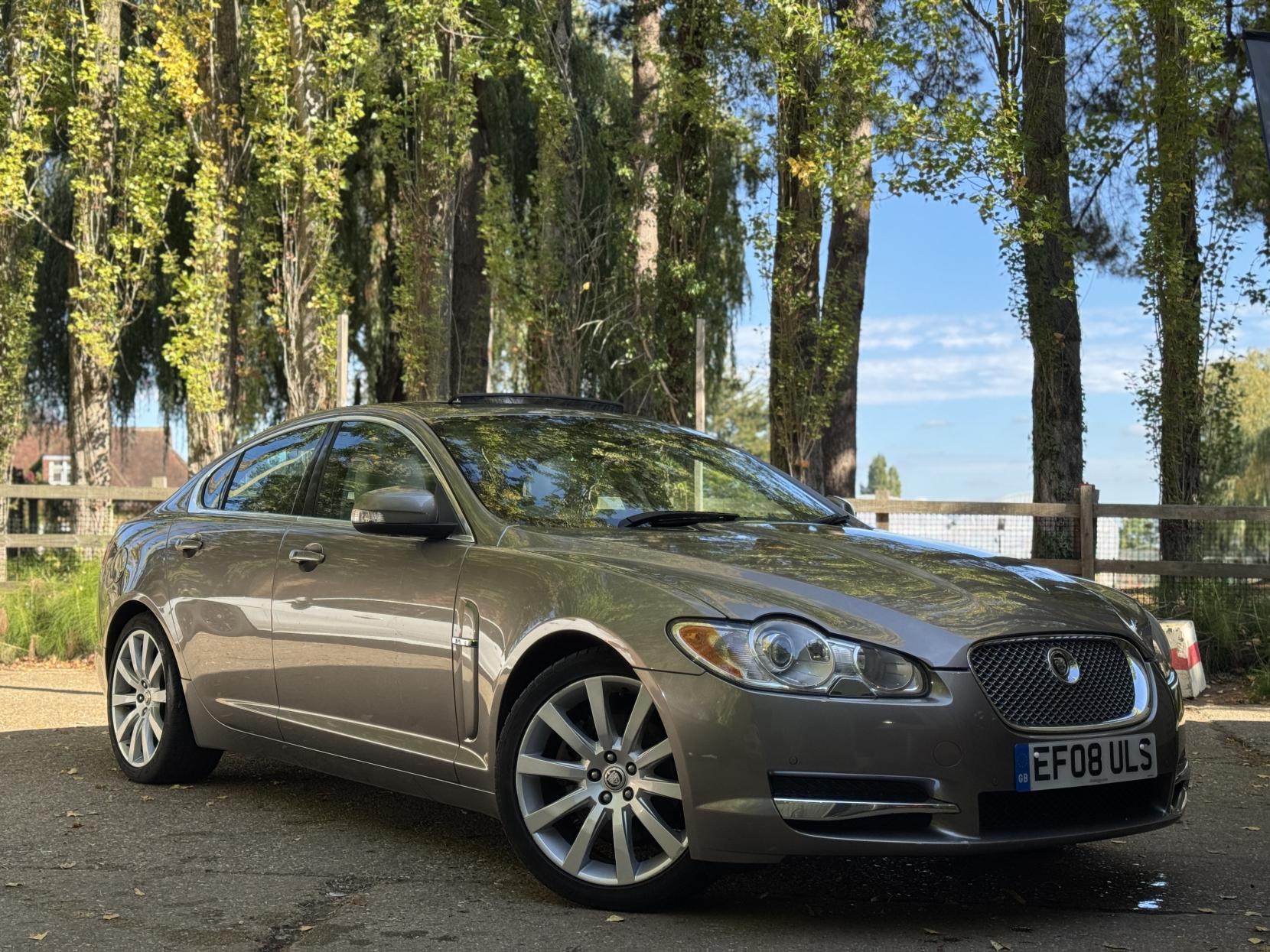 Jaguar XF 2.7d V6 Premium Luxury Saloon 4dr Diesel Auto Euro 4 (207 ps)