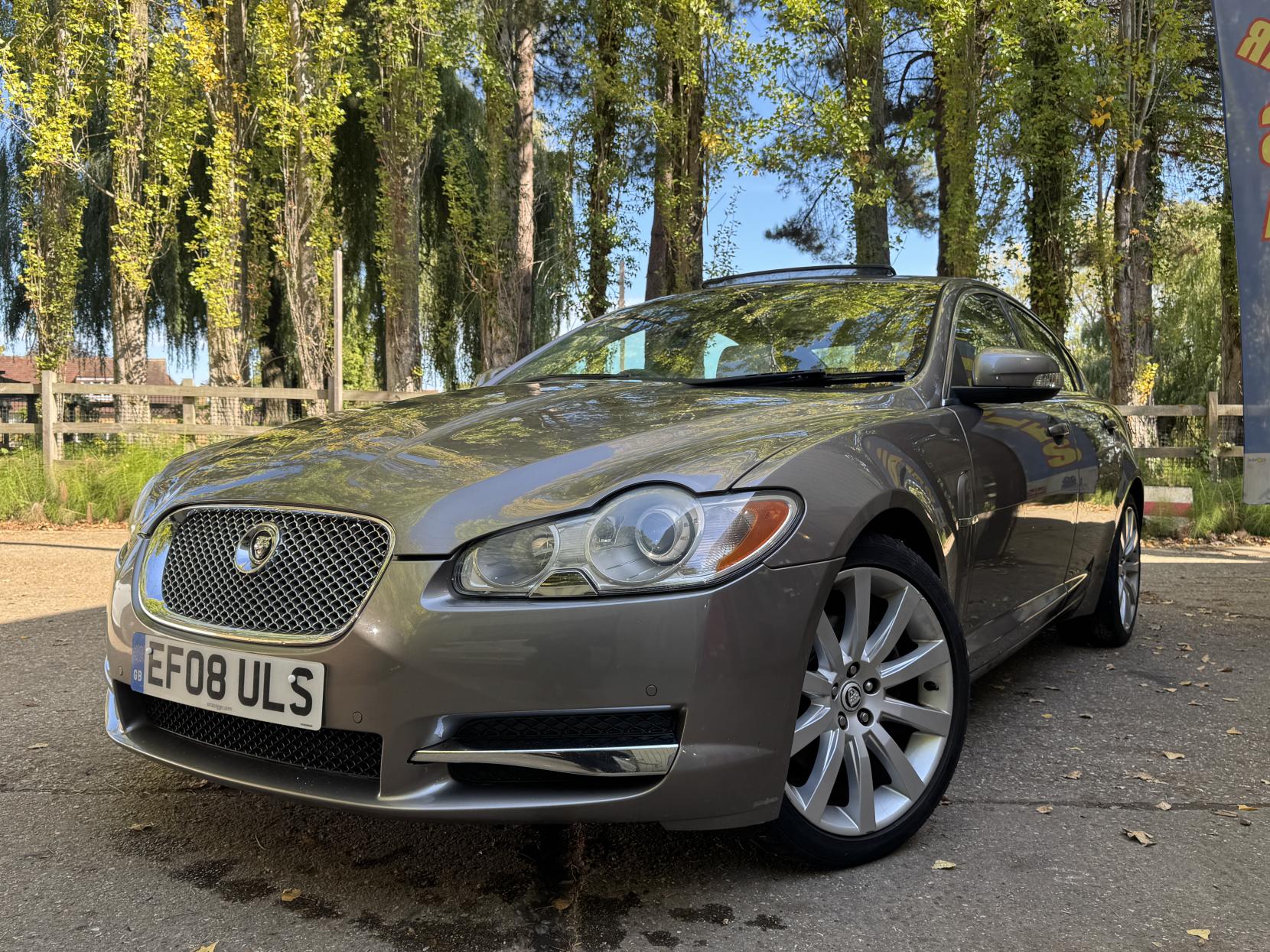 Jaguar XF 2.7d V6 Premium Luxury Saloon 4dr Diesel Auto Euro 4 (207 ps)