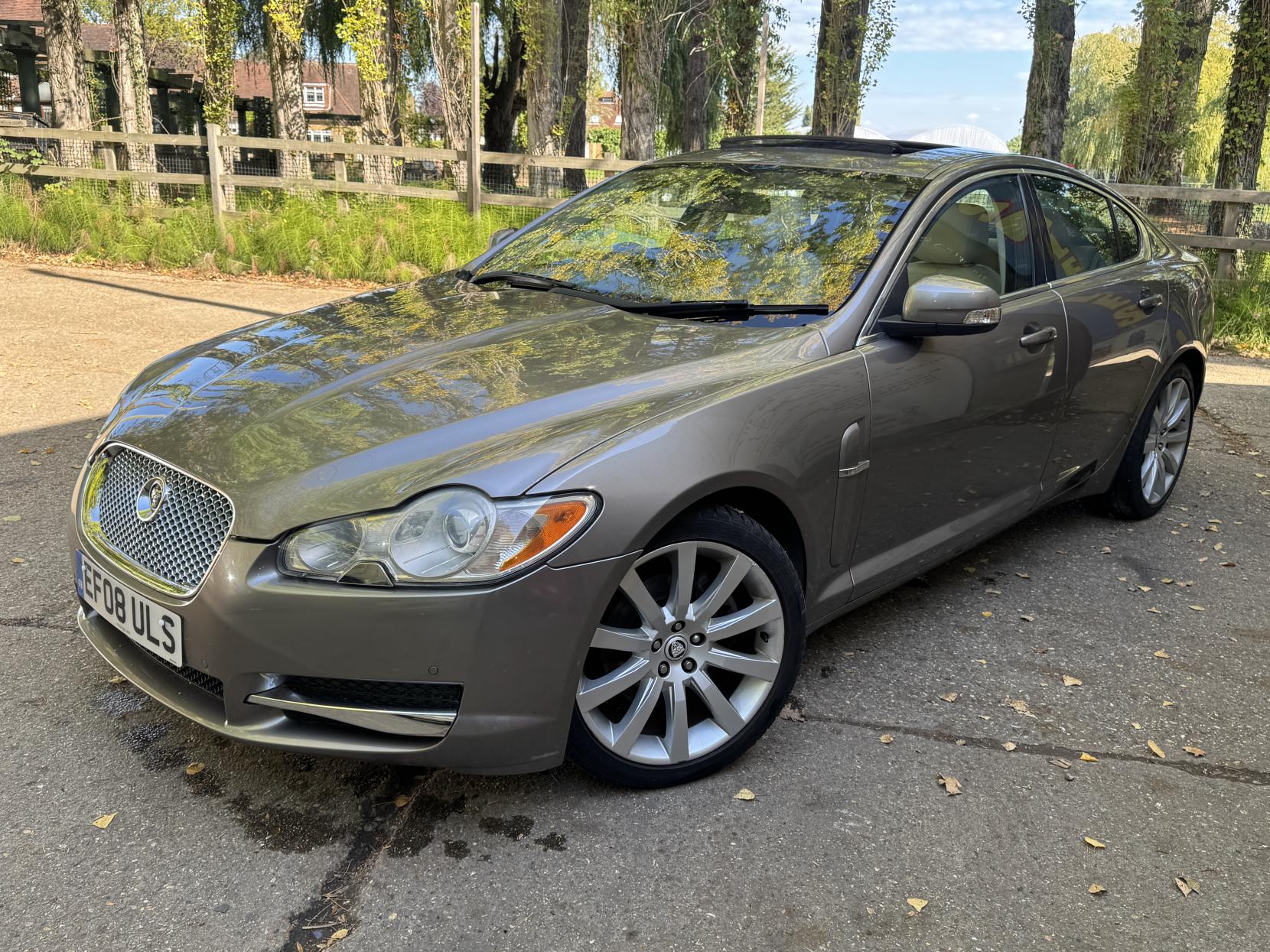 Jaguar XF 2.7d V6 Premium Luxury Saloon 4dr Diesel Auto Euro 4 (207 ps)