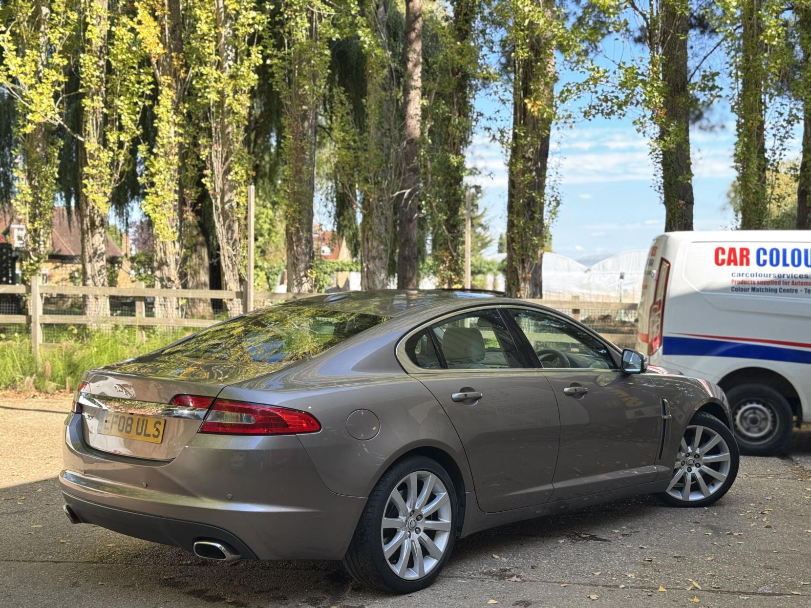 Jaguar XF 2.7d V6 Premium Luxury Saloon 4dr Diesel Auto Euro 4 (207 ps)
