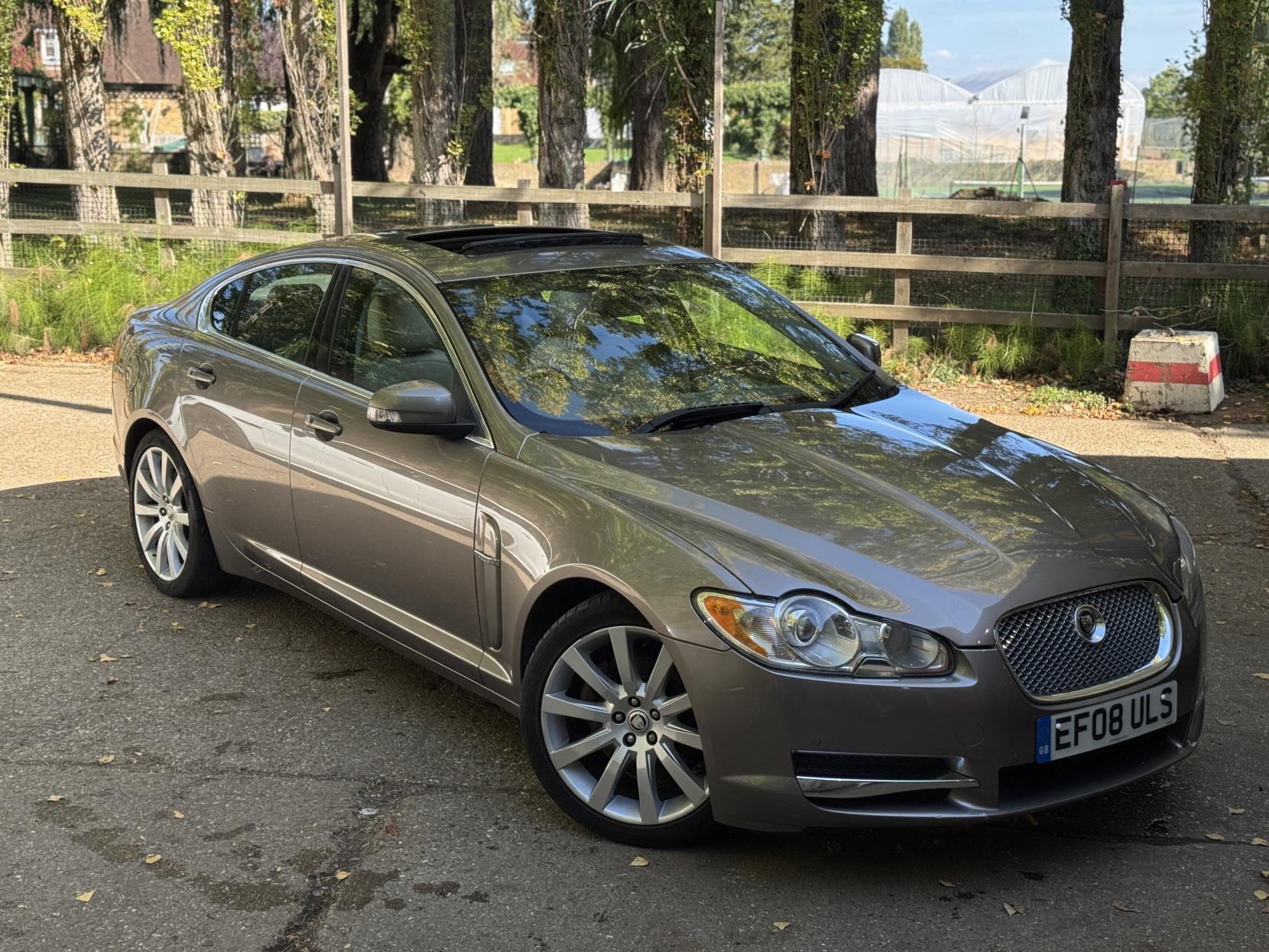 Jaguar XF 2.7d V6 Premium Luxury Saloon 4dr Diesel Auto Euro 4 (207 ps)