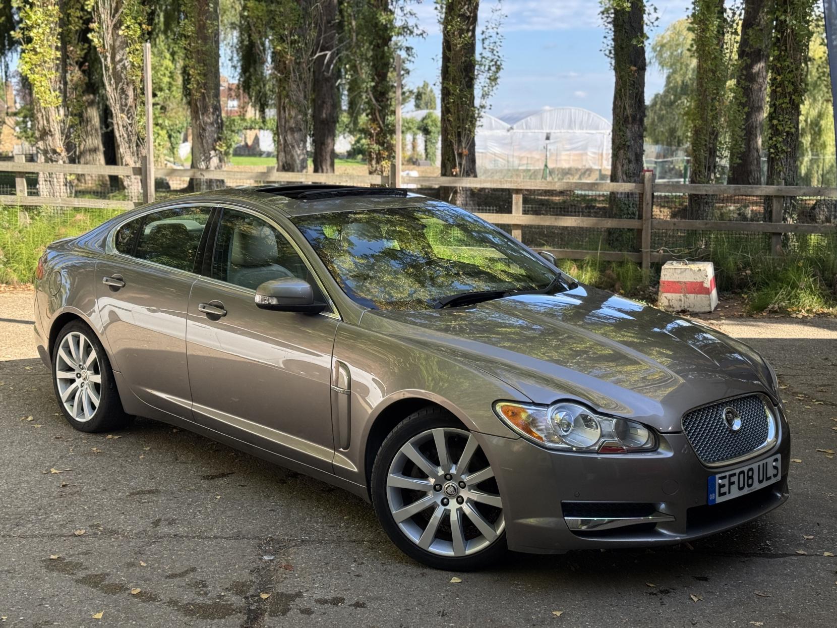 Jaguar XF 2.7d V6 Premium Luxury Saloon 4dr Diesel Auto Euro 4 (207 ps)
