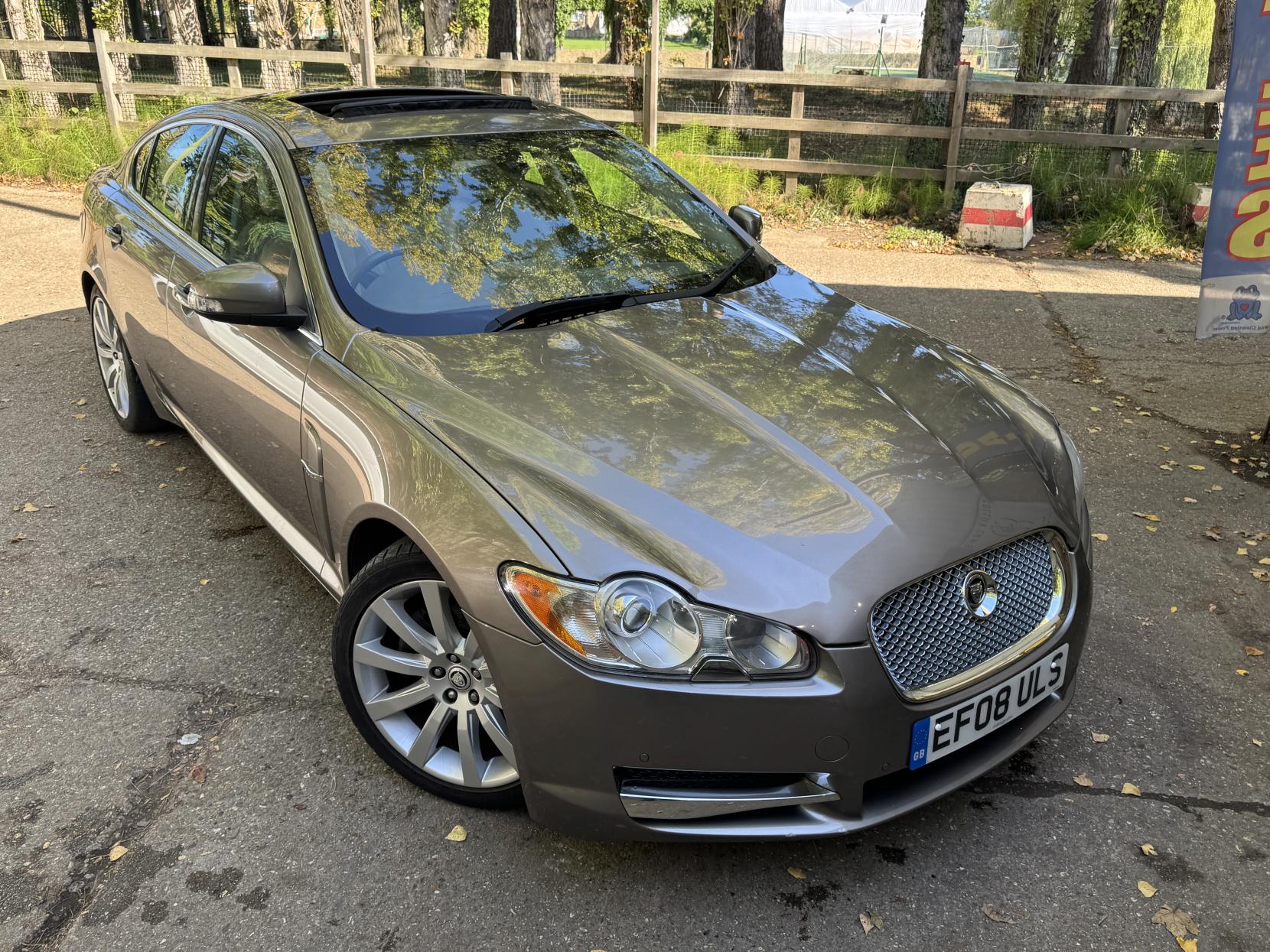 Jaguar XF 2.7d V6 Premium Luxury Saloon 4dr Diesel Auto Euro 4 (207 ps)