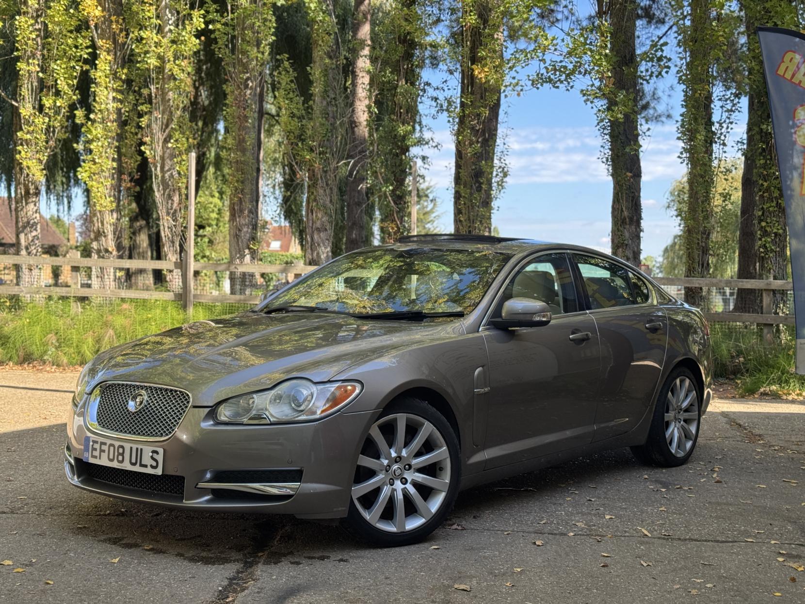 Jaguar XF 2.7d V6 Premium Luxury Saloon 4dr Diesel Auto Euro 4 (207 ps)