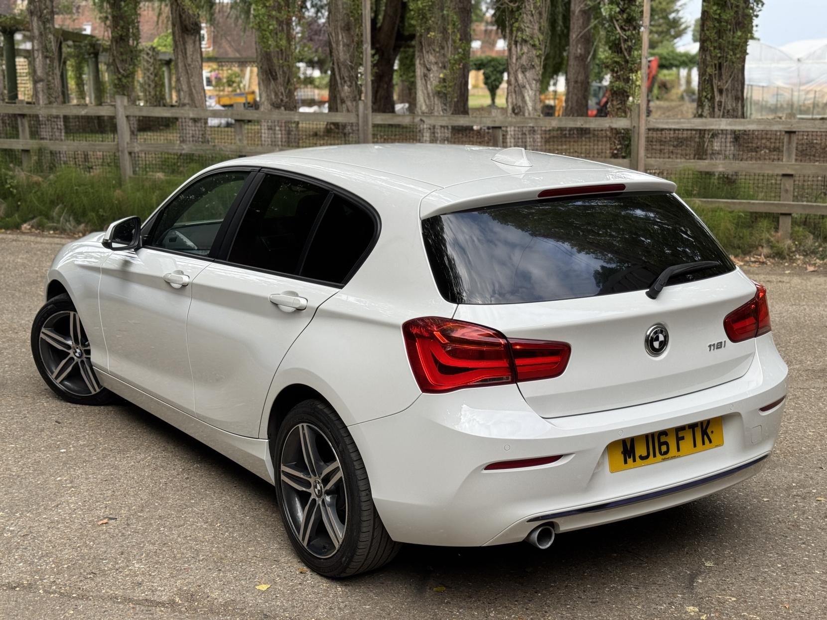 BMW 1 Series 1.5 118i Sport Hatchback 5dr Petrol Manual Euro 6 (s/s) (136 ps)