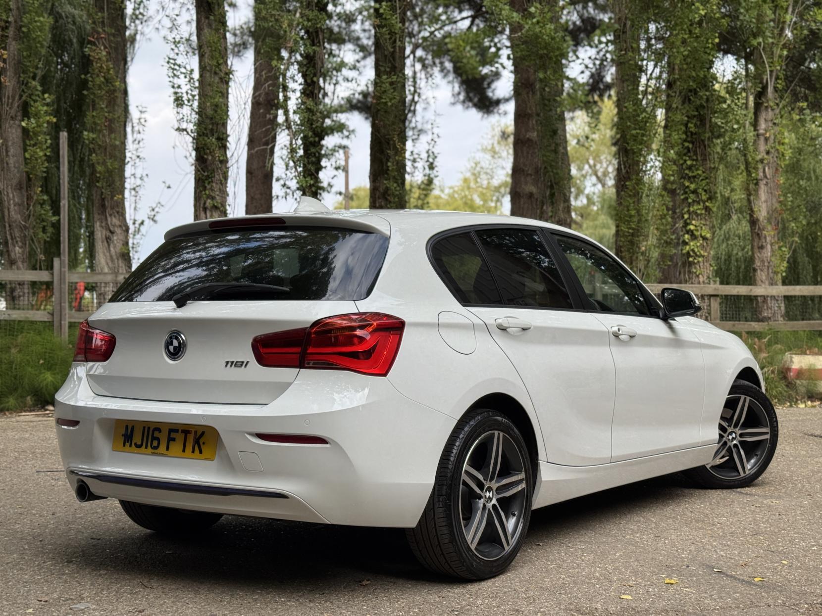 BMW 1 Series 1.5 118i Sport Hatchback 5dr Petrol Manual Euro 6 (s/s) (136 ps)