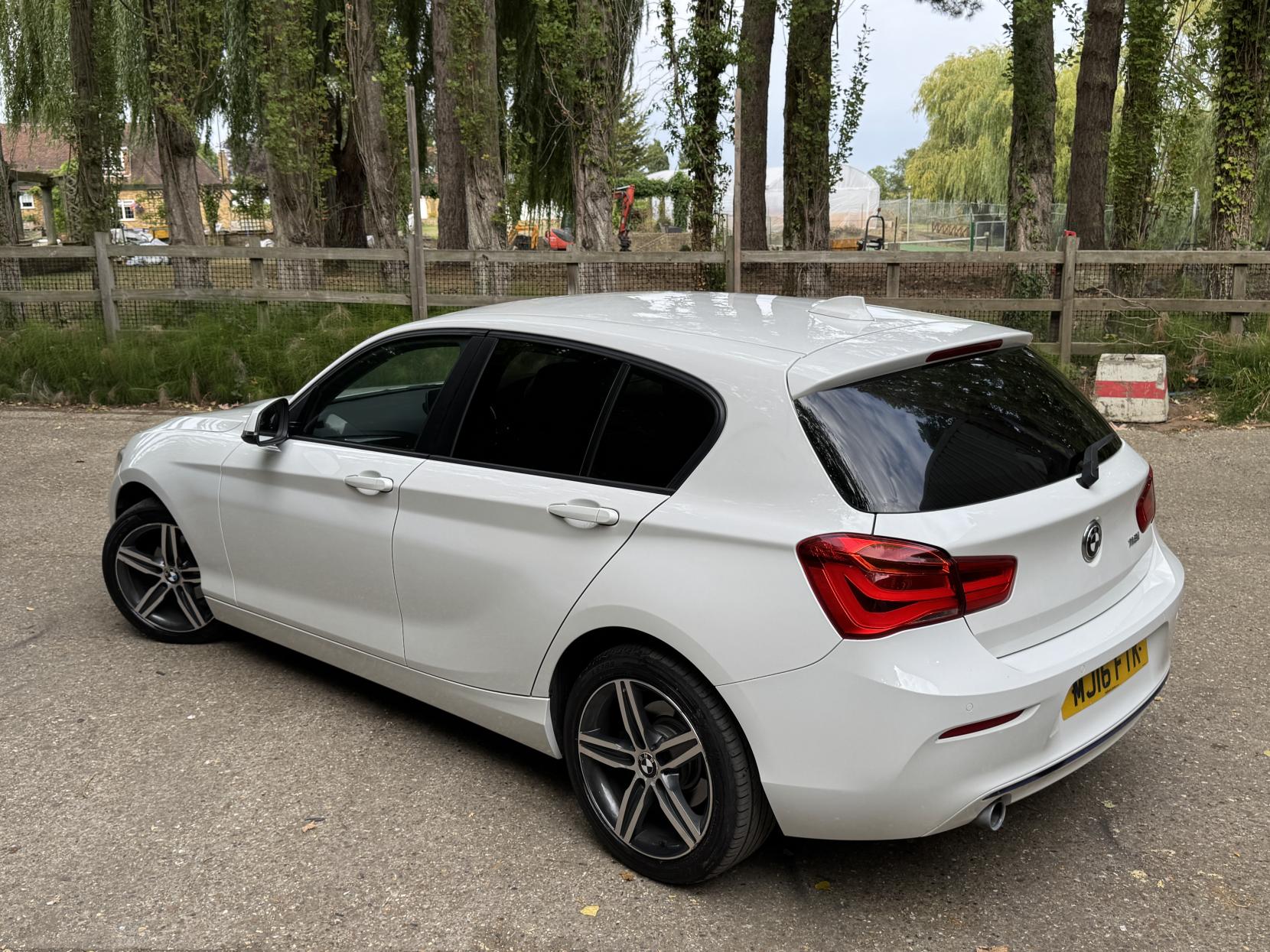 BMW 1 Series 1.5 118i Sport Hatchback 5dr Petrol Manual Euro 6 (s/s) (136 ps)