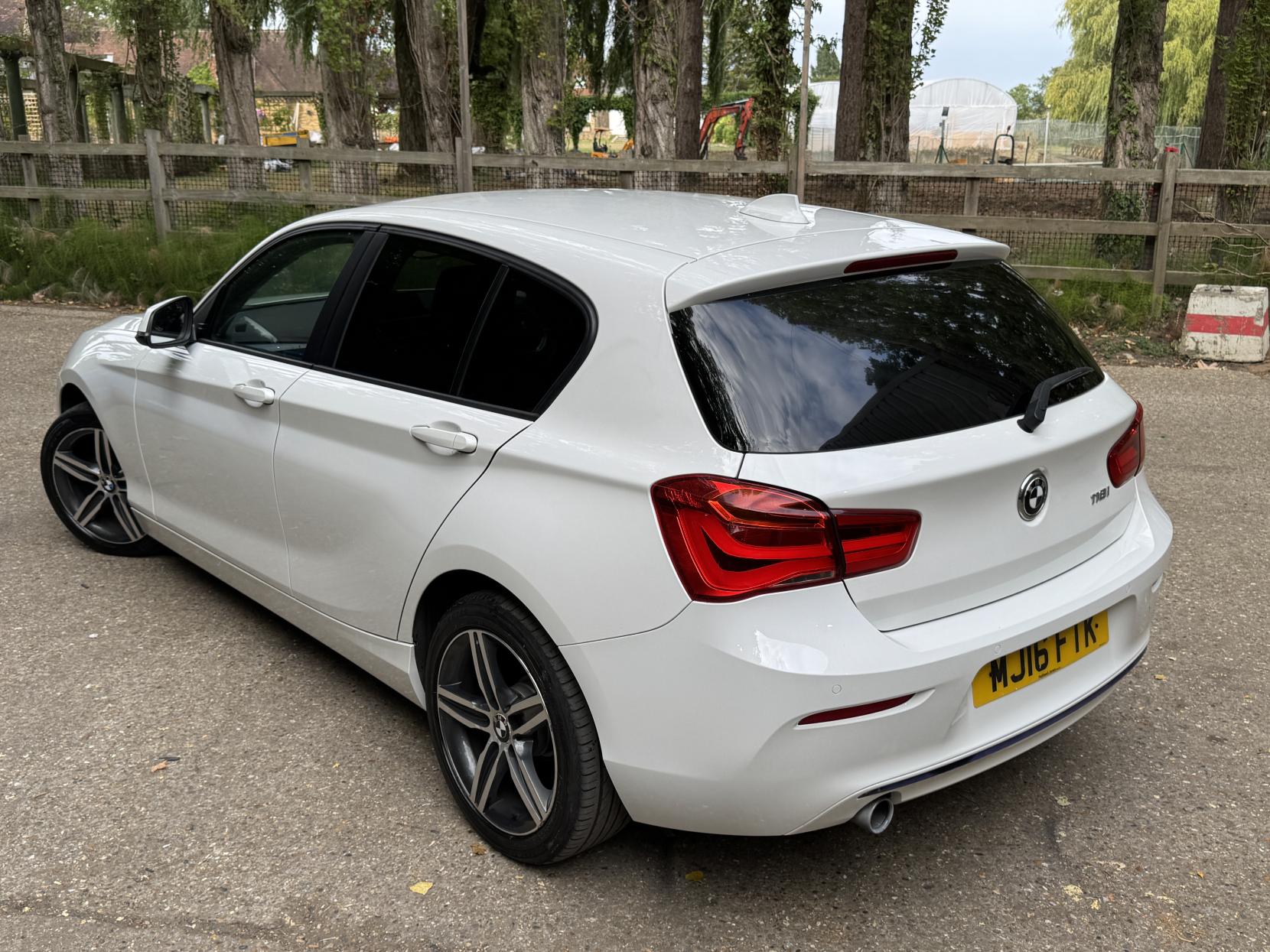 BMW 1 Series 1.5 118i Sport Hatchback 5dr Petrol Manual Euro 6 (s/s) (136 ps)