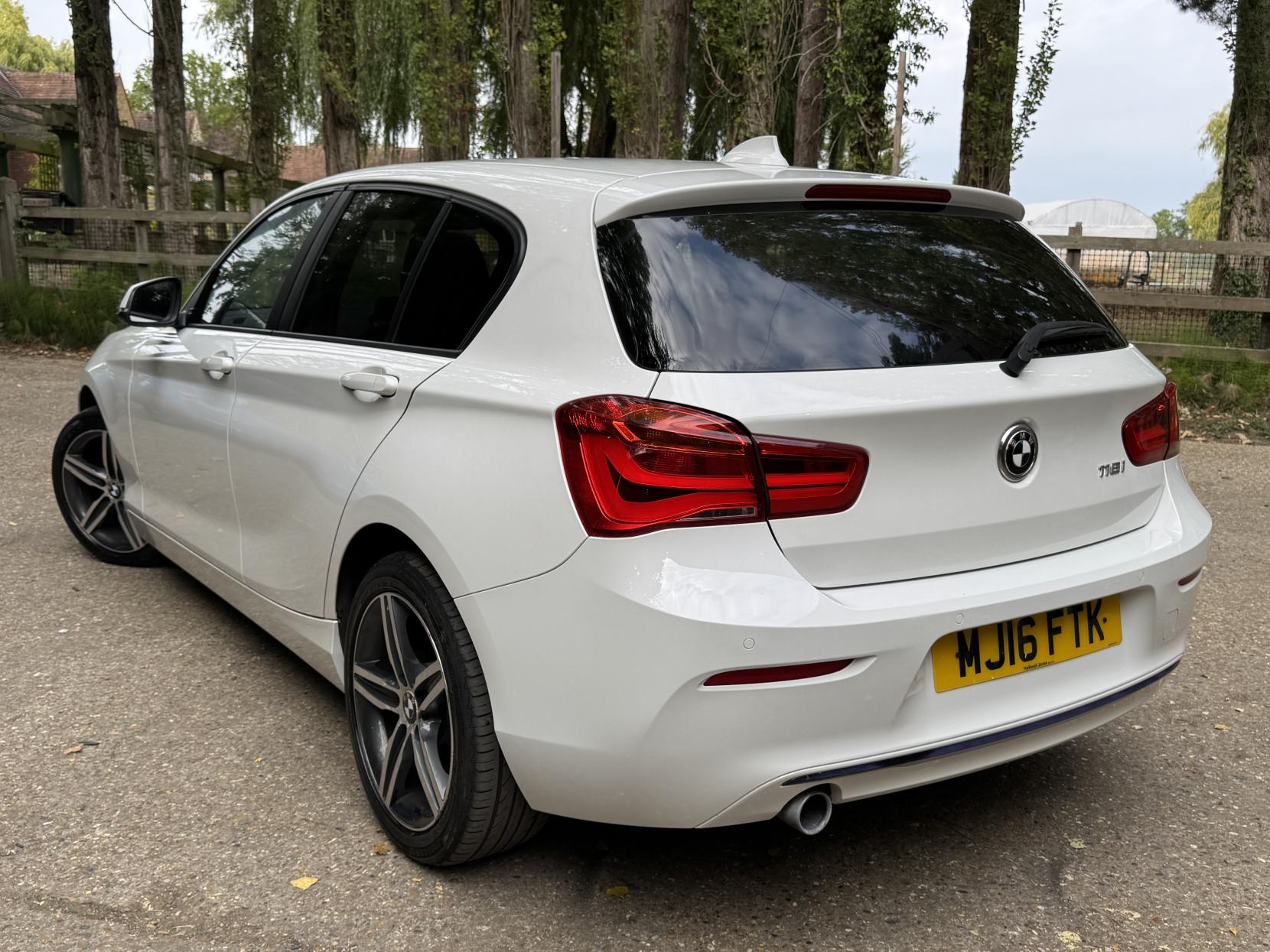 BMW 1 Series 1.5 118i Sport Hatchback 5dr Petrol Manual Euro 6 (s/s) (136 ps)