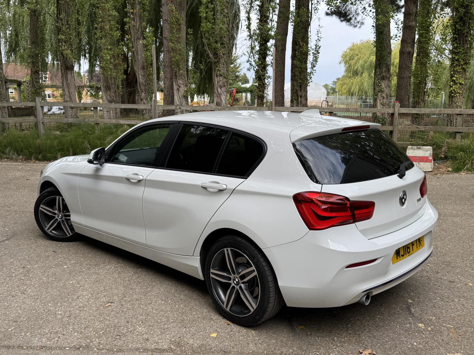 BMW 1 Series 1.5 118i Sport Hatchback 5dr Petrol Manual Euro 6 (s/s) (136 ps)