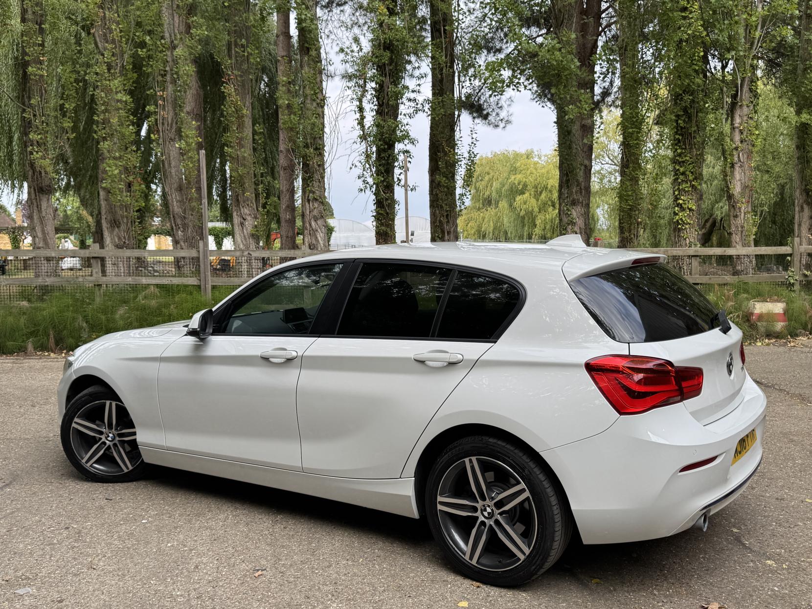 BMW 1 Series 1.5 118i Sport Hatchback 5dr Petrol Manual Euro 6 (s/s) (136 ps)