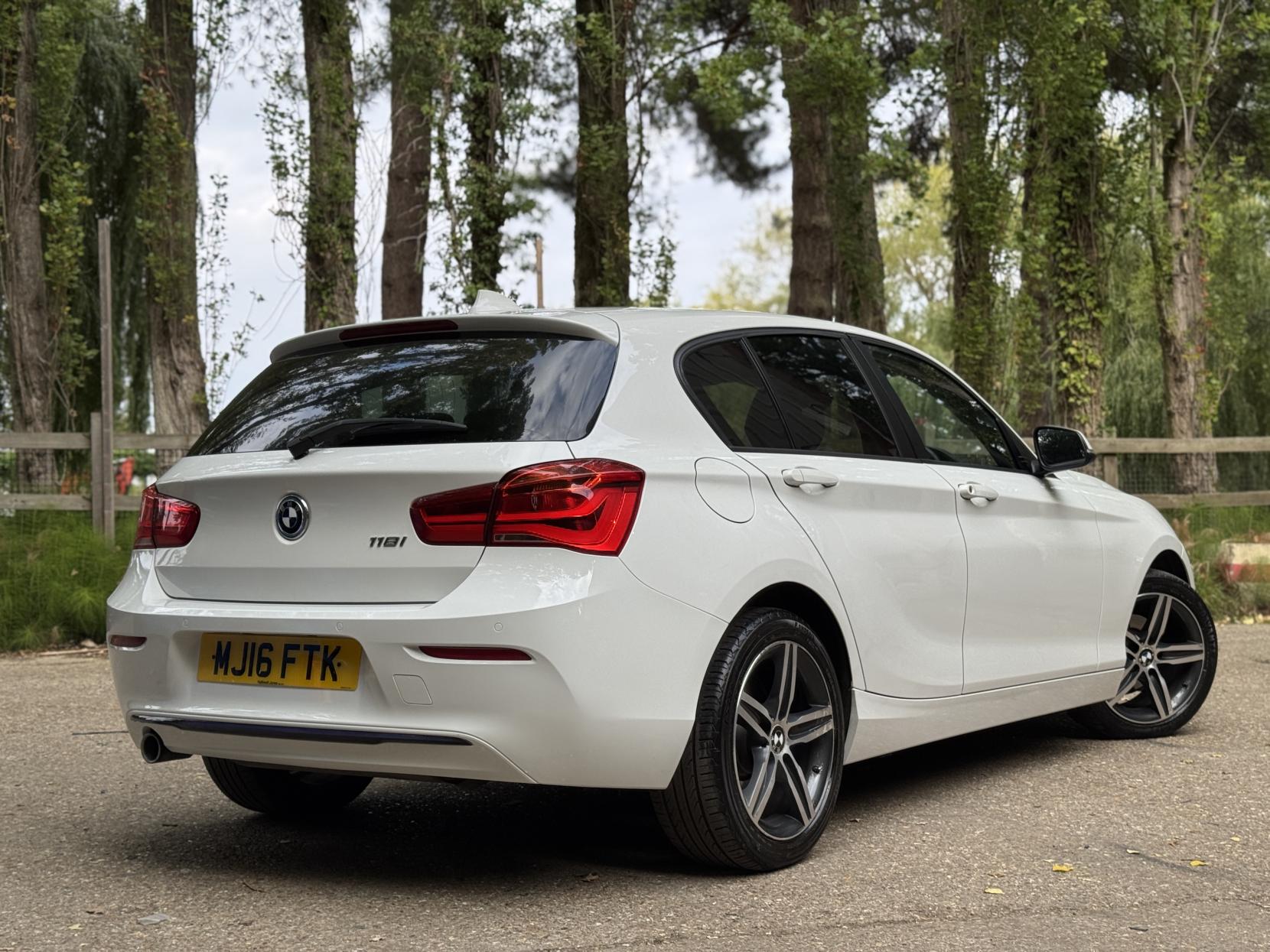 BMW 1 Series 1.5 118i Sport Hatchback 5dr Petrol Manual Euro 6 (s/s) (136 ps)