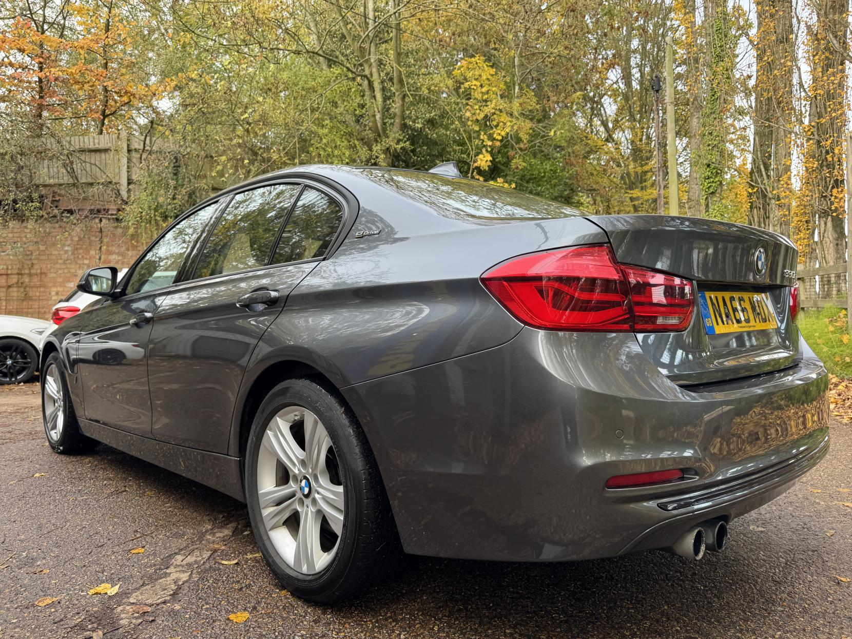 BMW 3 Series 2.0 330e 7.6kWh Sport Saloon 4dr Petrol Plug-in Hybrid Auto Euro 6 (s/s) (252 ps)
