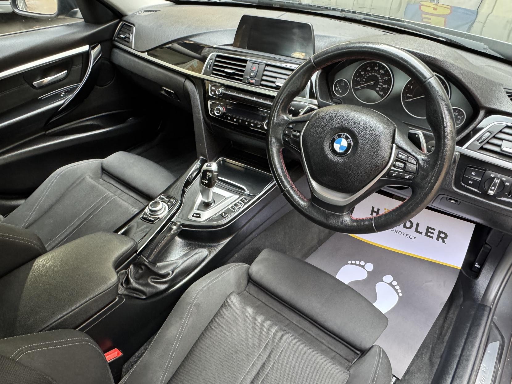 BMW 3 Series 2.0 330e 7.6kWh Sport Saloon 4dr Petrol Plug-in Hybrid Auto Euro 6 (s/s) (252 ps)