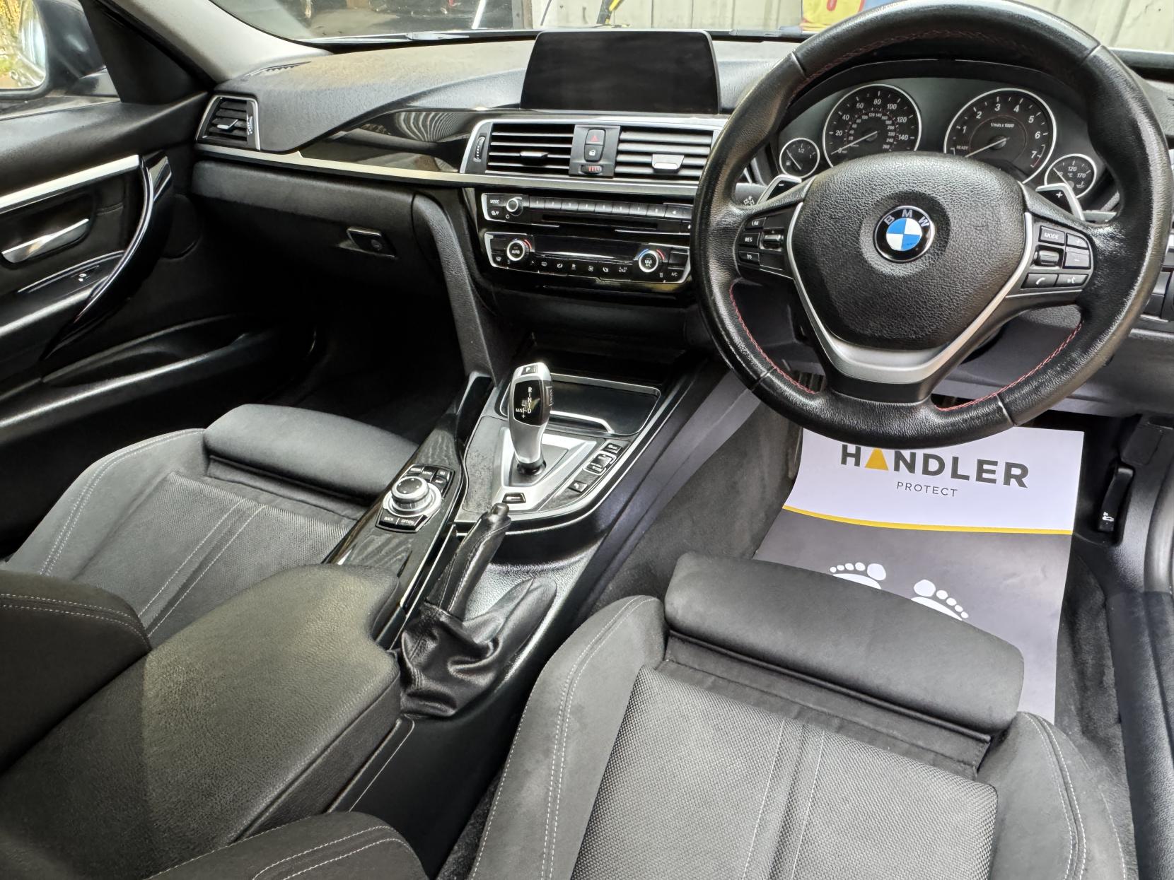 BMW 3 Series 2.0 330e 7.6kWh Sport Saloon 4dr Petrol Plug-in Hybrid Auto Euro 6 (s/s) (252 ps)