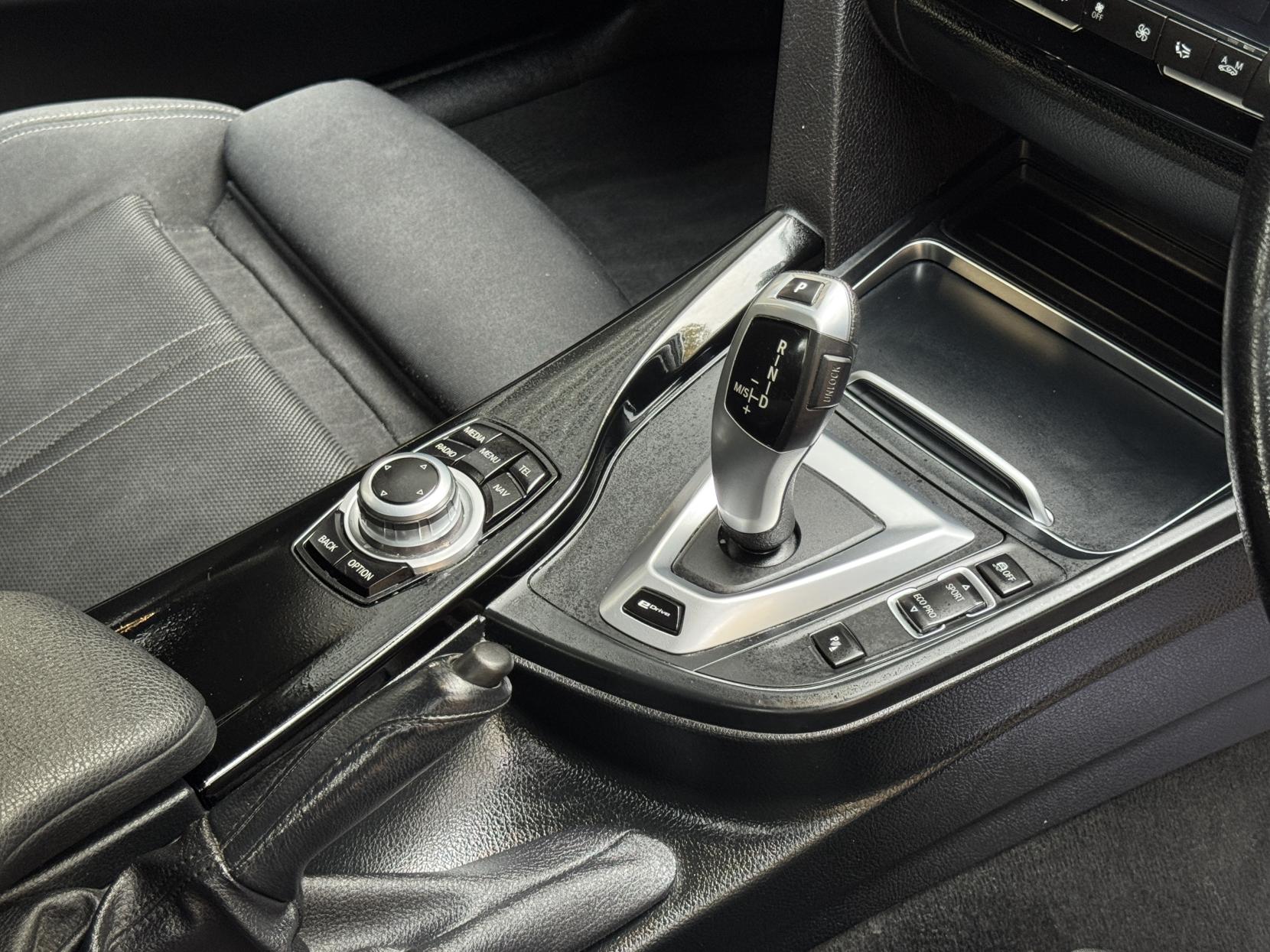 BMW 3 Series 2.0 330e 7.6kWh Sport Saloon 4dr Petrol Plug-in Hybrid Auto Euro 6 (s/s) (252 ps)