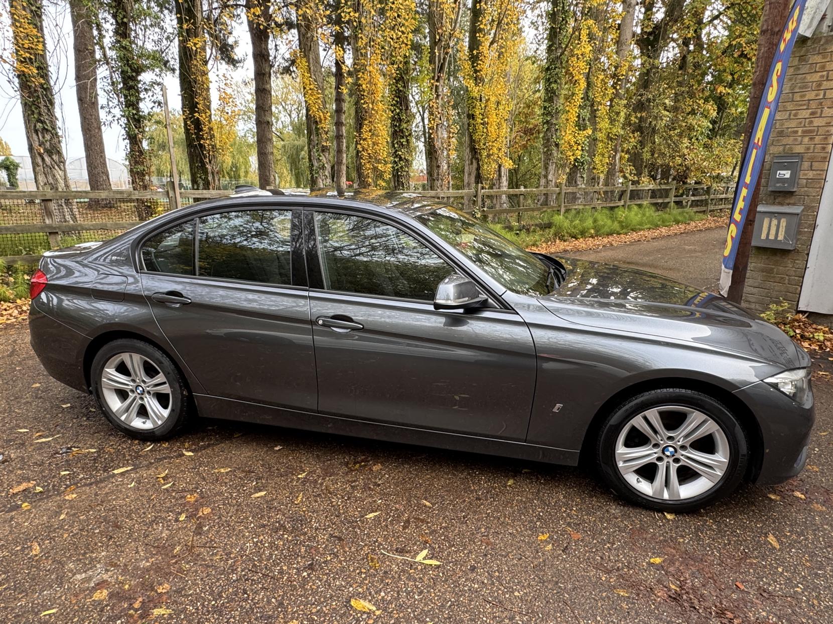 BMW 3 Series 2.0 330e 7.6kWh Sport Saloon 4dr Petrol Plug-in Hybrid Auto Euro 6 (s/s) (252 ps)