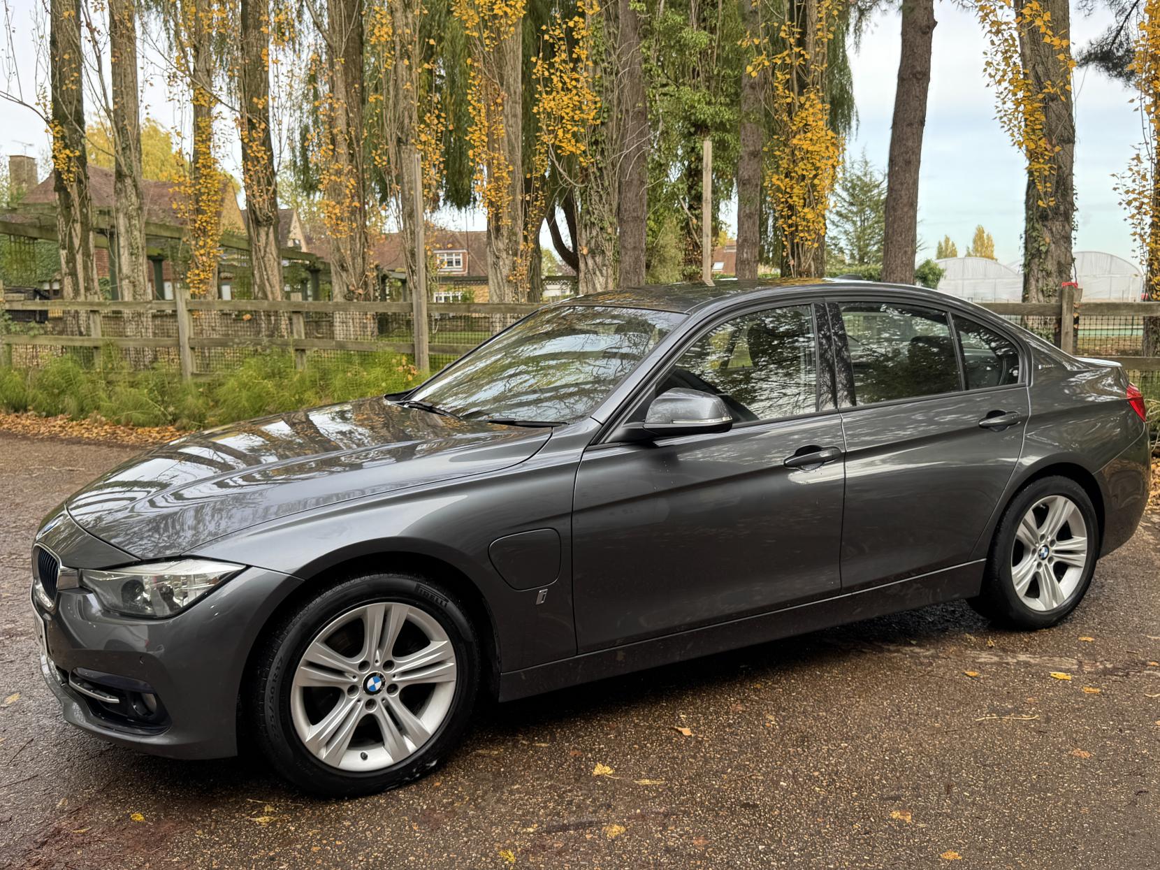 BMW 3 Series 2.0 330e 7.6kWh Sport Saloon 4dr Petrol Plug-in Hybrid Auto Euro 6 (s/s) (252 ps)