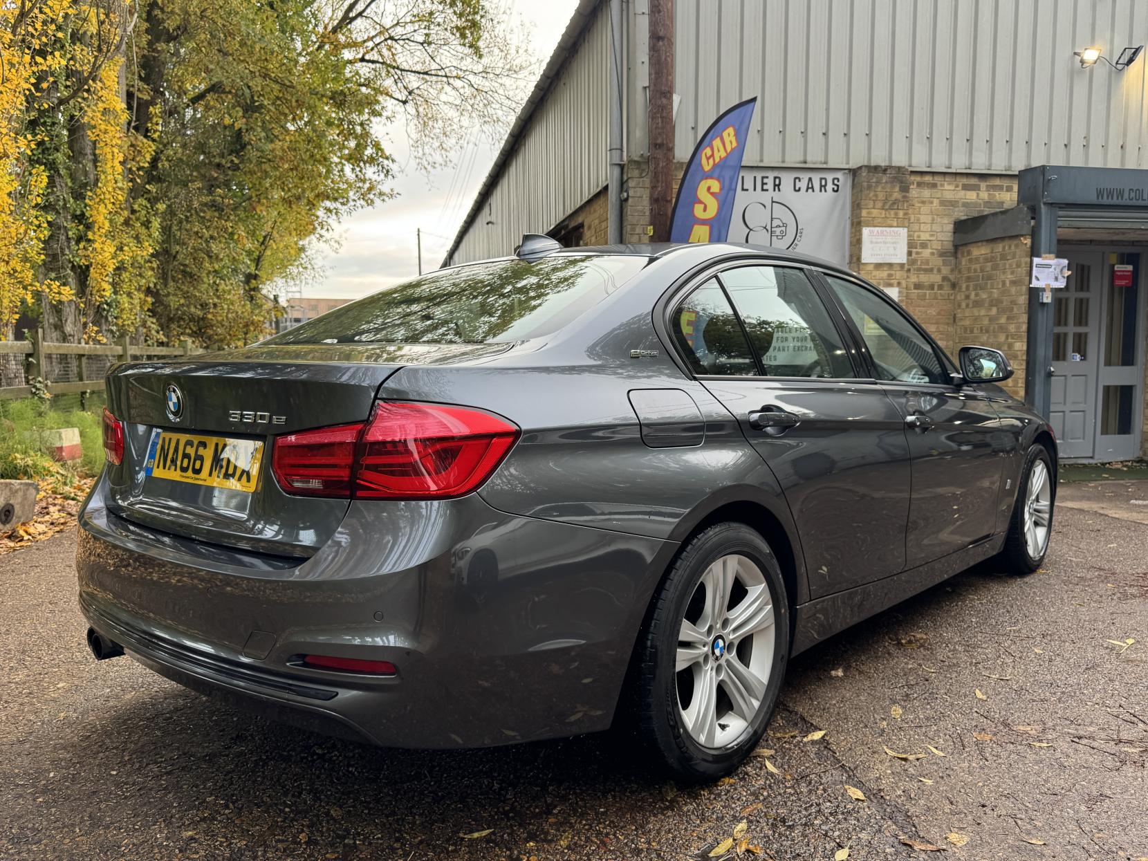 BMW 3 Series 2.0 330e 7.6kWh Sport Saloon 4dr Petrol Plug-in Hybrid Auto Euro 6 (s/s) (252 ps)