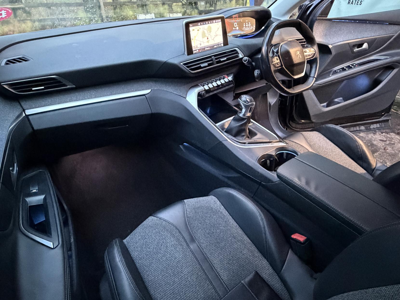 Peugeot 5008 1.5 BlueHDi Allure SUV 5dr Diesel Manual Euro 6 (s/s) (130 ps)