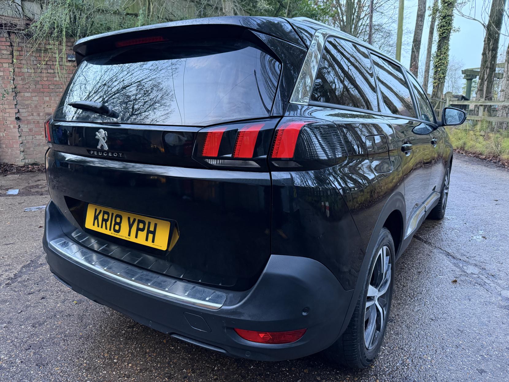 Peugeot 5008 1.5 BlueHDi Allure SUV 5dr Diesel Manual Euro 6 (s/s) (130 ps)