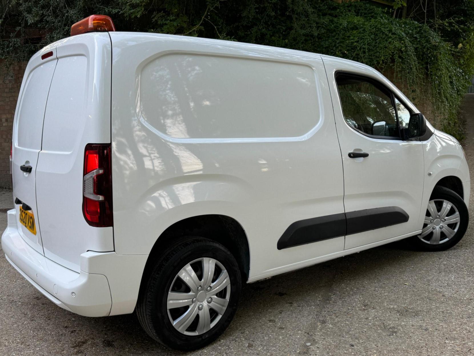 Vauxhall Combo 1.6 Turbo D 2300 Sportive L1 H1 Euro 6 (s/s) 4dr