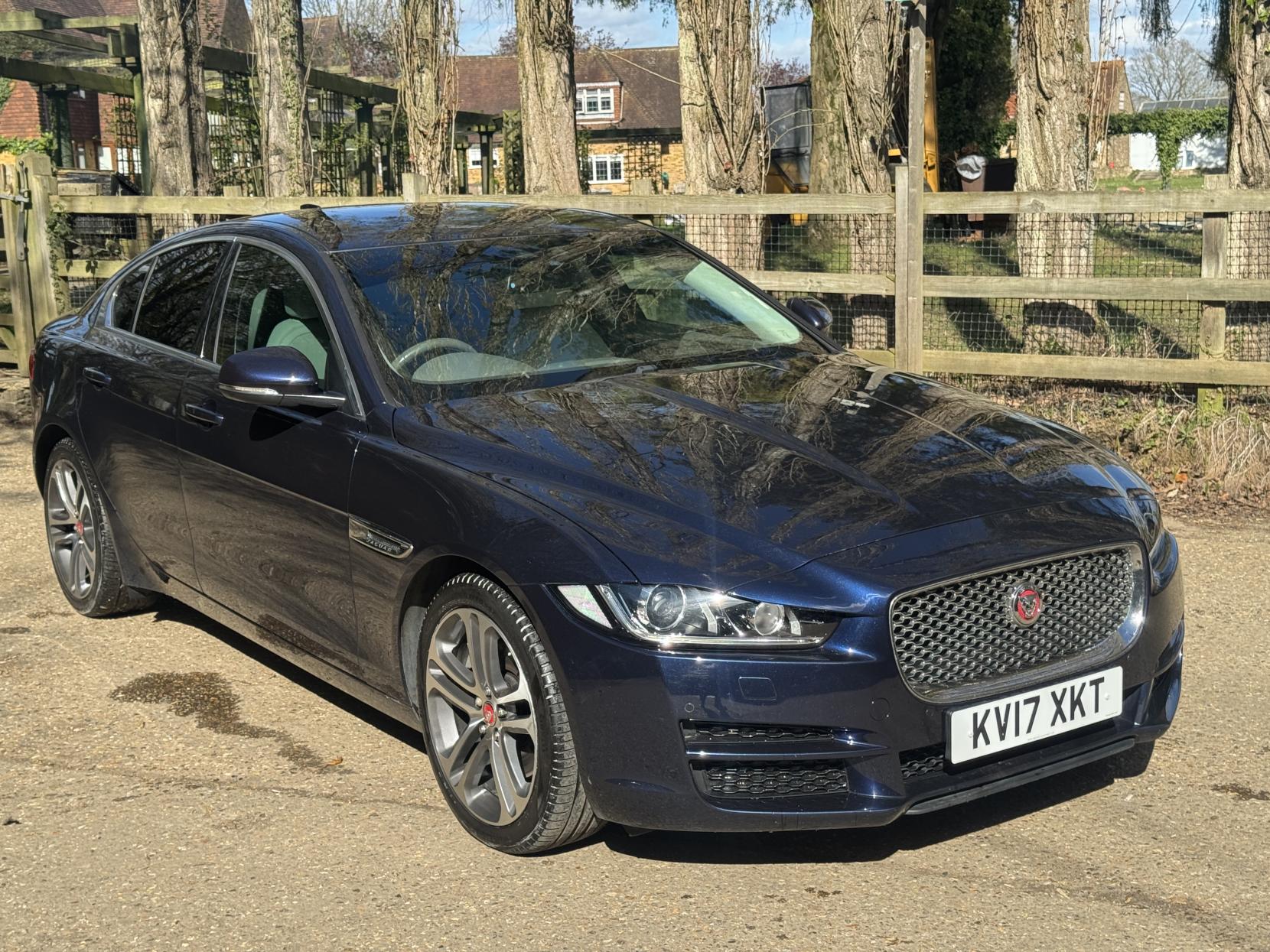 Jaguar XE 2.0d Portfolio Saloon 4dr Diesel Auto Euro 6 (s/s) (180 ps)