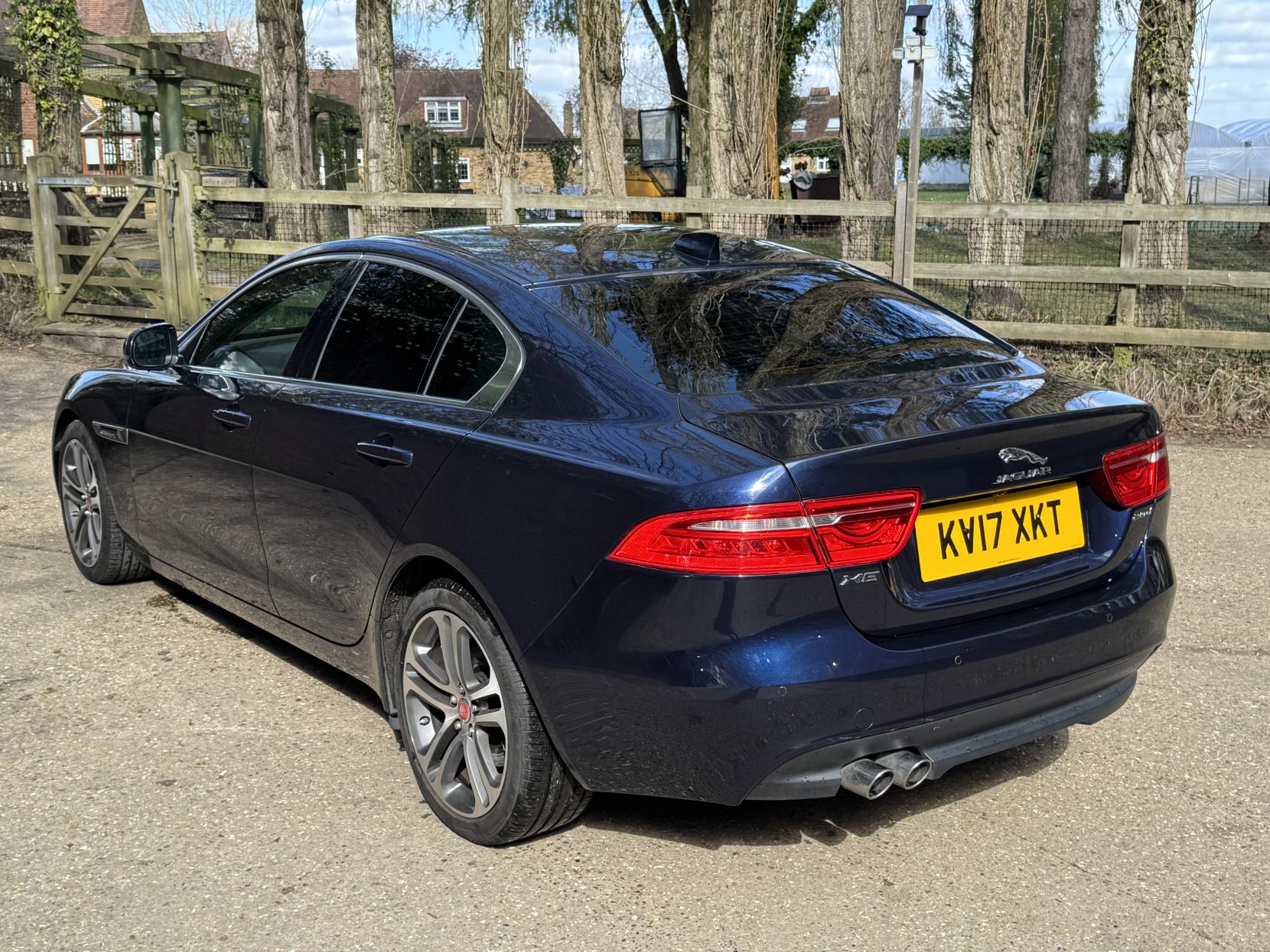 Jaguar XE 2.0d Portfolio Saloon 4dr Diesel Auto Euro 6 (s/s) (180 ps)