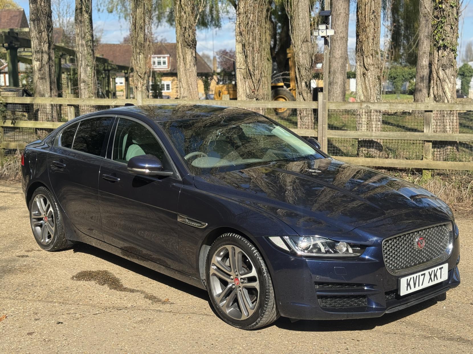 Jaguar XE 2.0d Portfolio Saloon 4dr Diesel Auto Euro 6 (s/s) (180 ps)