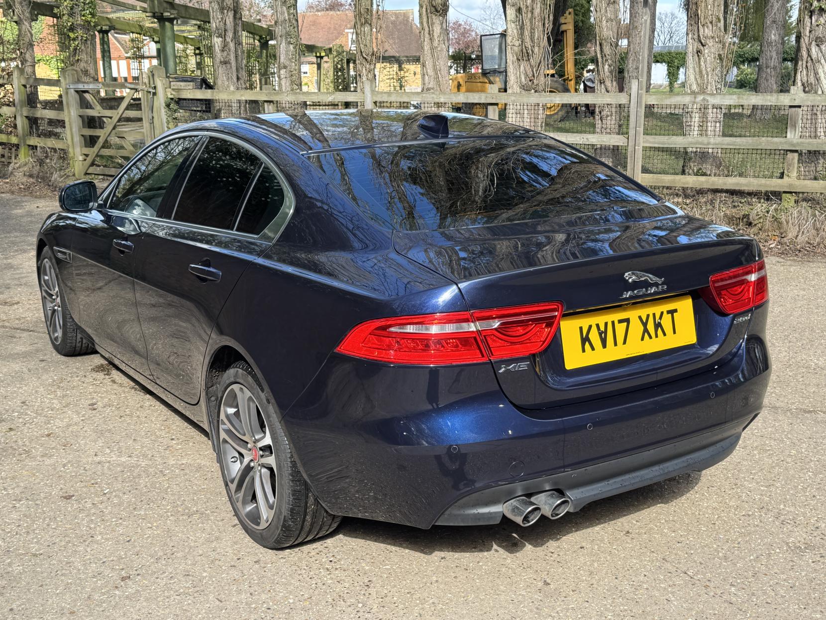 Jaguar XE 2.0d Portfolio Saloon 4dr Diesel Auto Euro 6 (s/s) (180 ps)