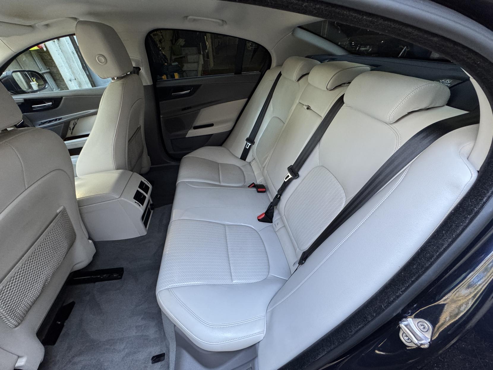 Jaguar XE 2.0d Portfolio Saloon 4dr Diesel Auto Euro 6 (s/s) (180 ps)