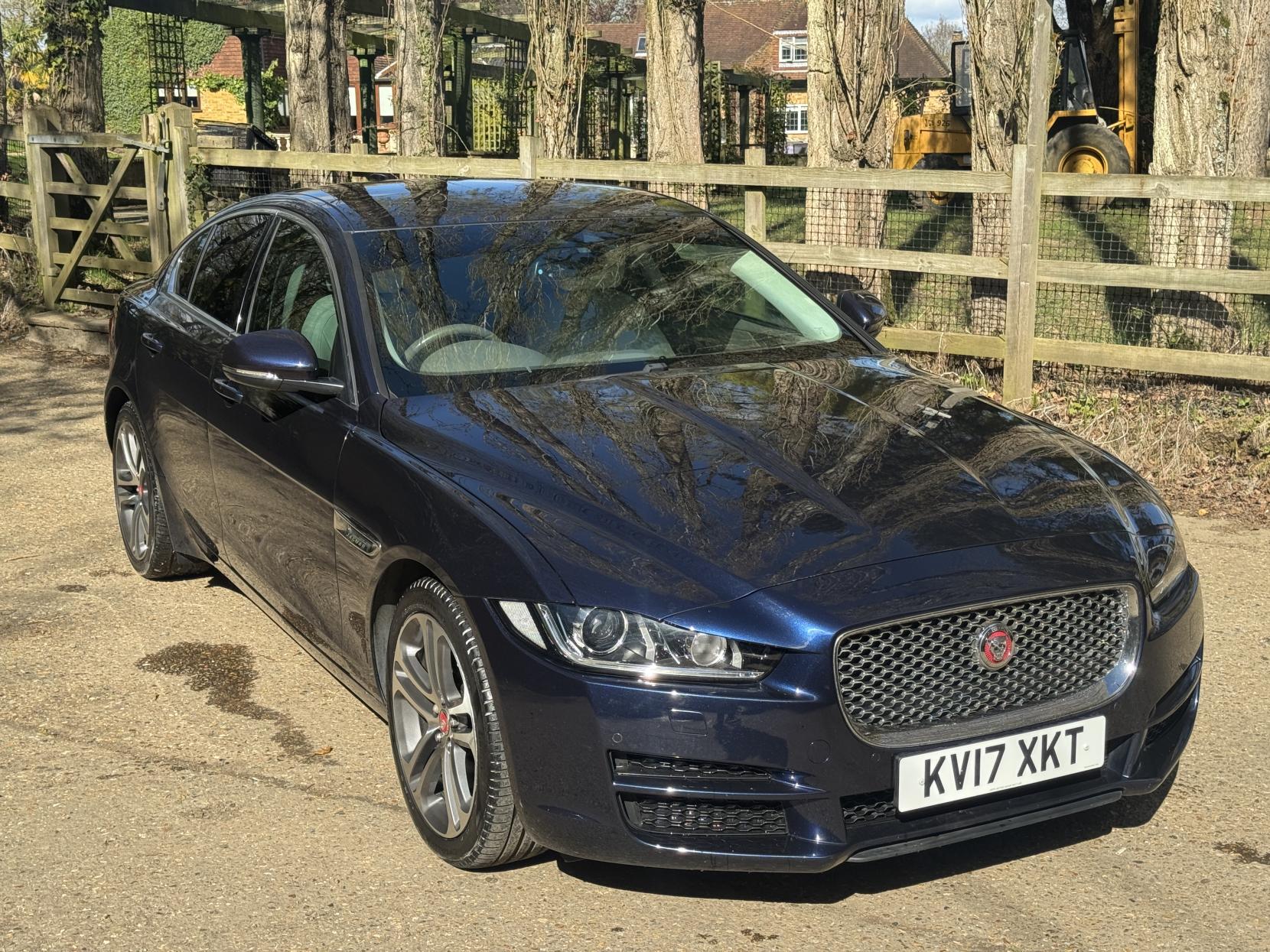 Jaguar XE 2.0d Portfolio Saloon 4dr Diesel Auto Euro 6 (s/s) (180 ps)