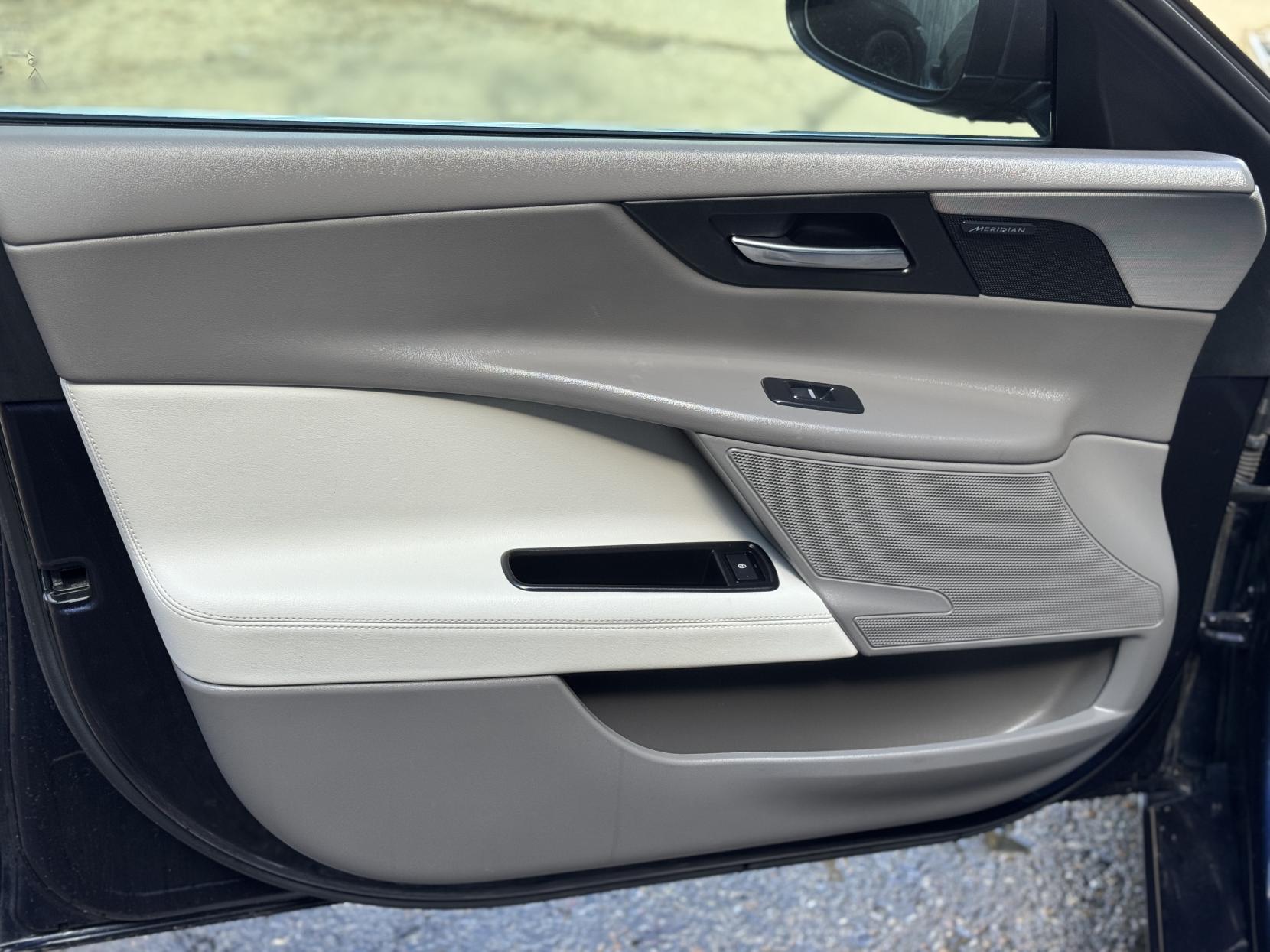 Jaguar XE 2.0d Portfolio Saloon 4dr Diesel Auto Euro 6 (s/s) (180 ps)