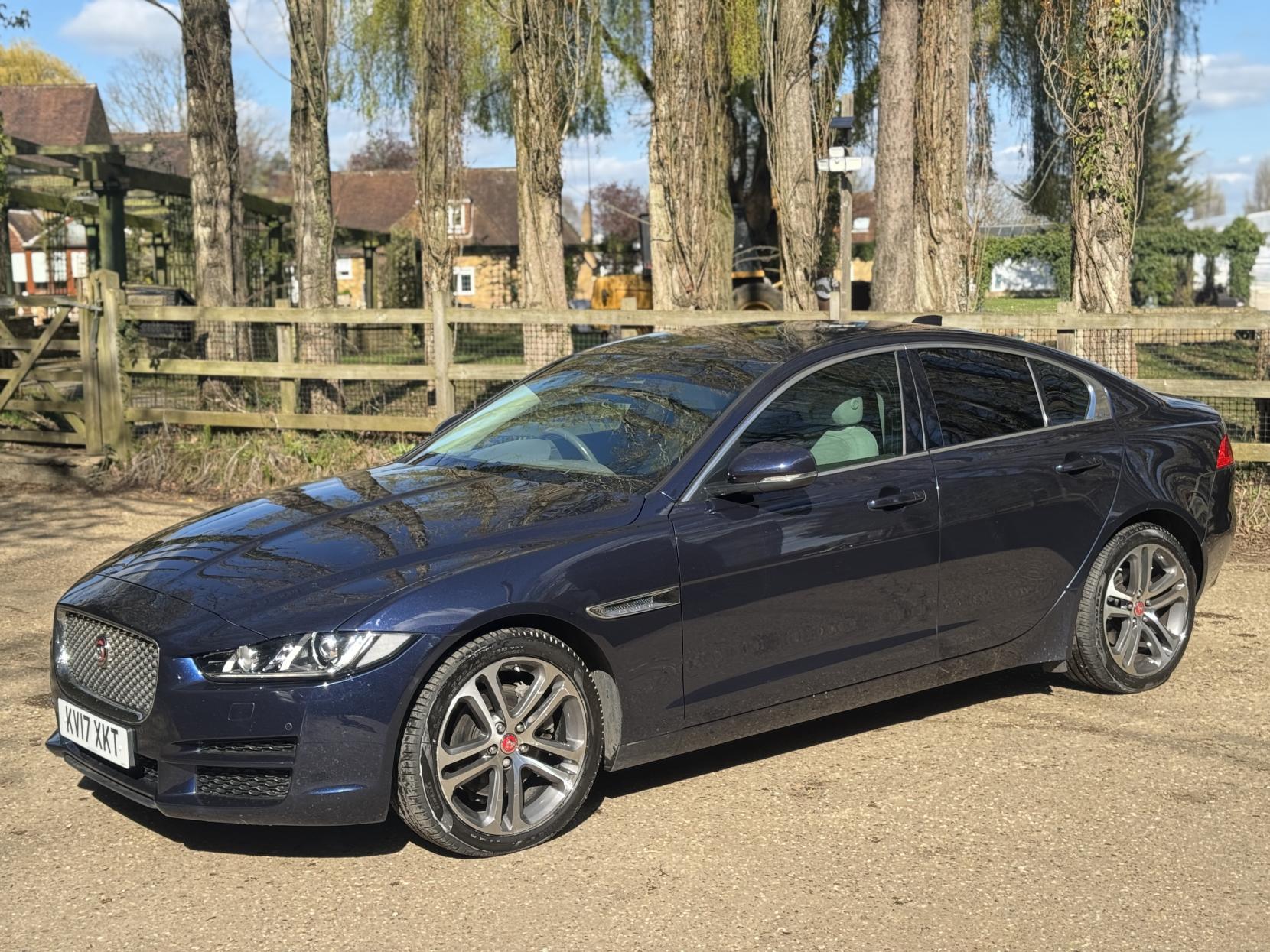 Jaguar XE 2.0d Portfolio Saloon 4dr Diesel Auto Euro 6 (s/s) (180 ps)