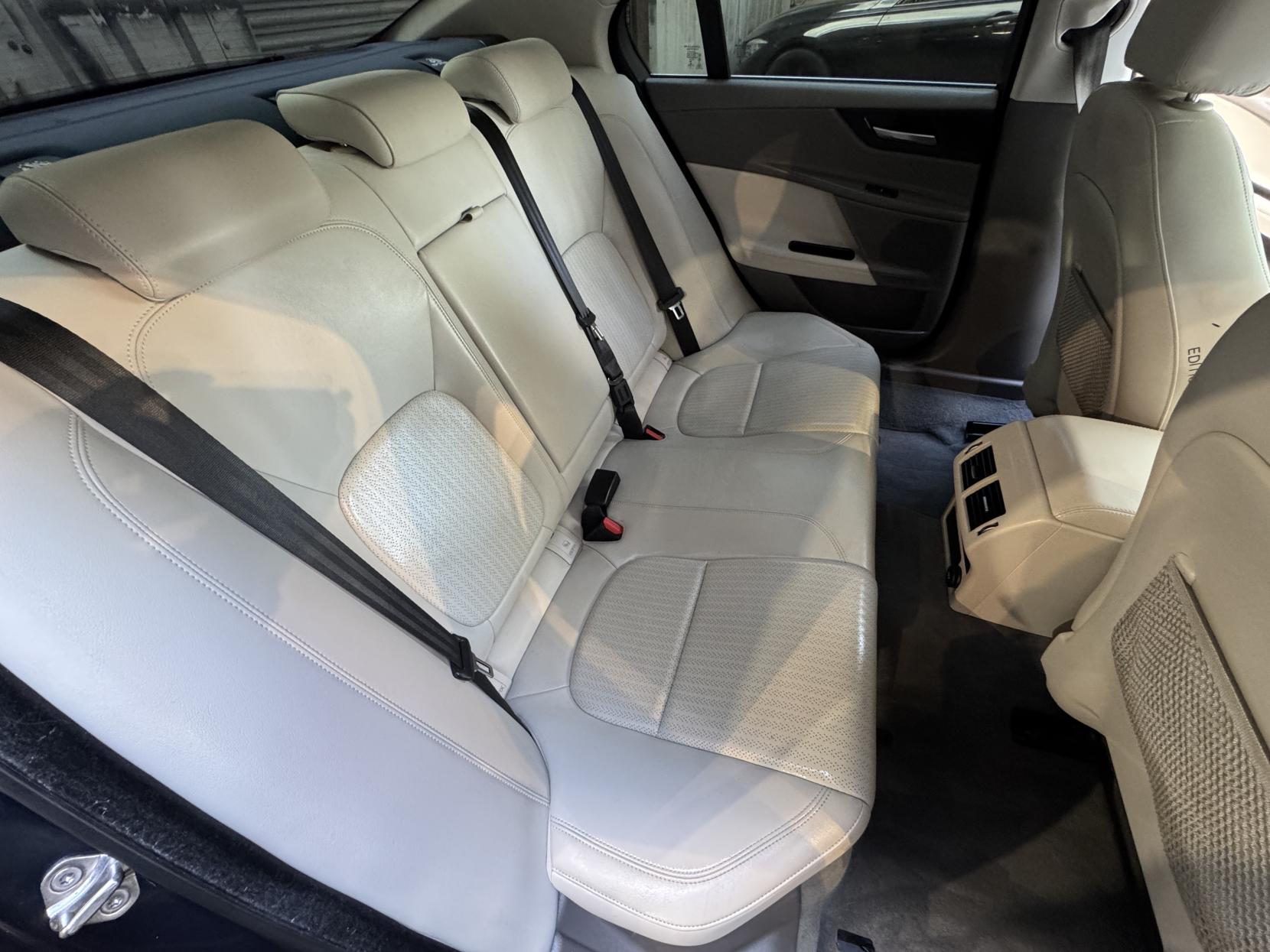 Jaguar XE 2.0d Portfolio Saloon 4dr Diesel Auto Euro 6 (s/s) (180 ps)