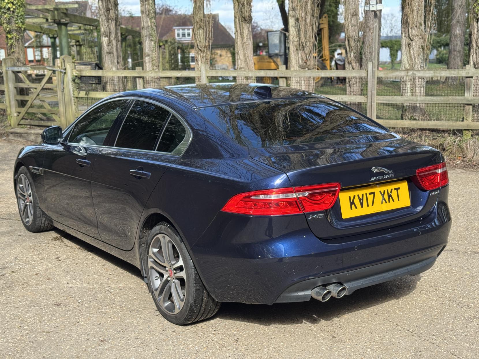 Jaguar XE 2.0d Portfolio Saloon 4dr Diesel Auto Euro 6 (s/s) (180 ps)