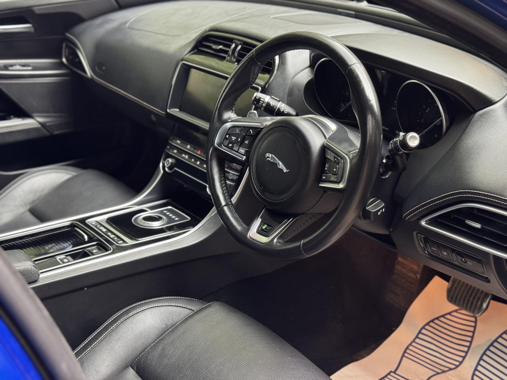 Jaguar XE 2.0i GPF R-Sport Saloon 4dr Petrol Auto Euro 6 (s/s) (250 ps)