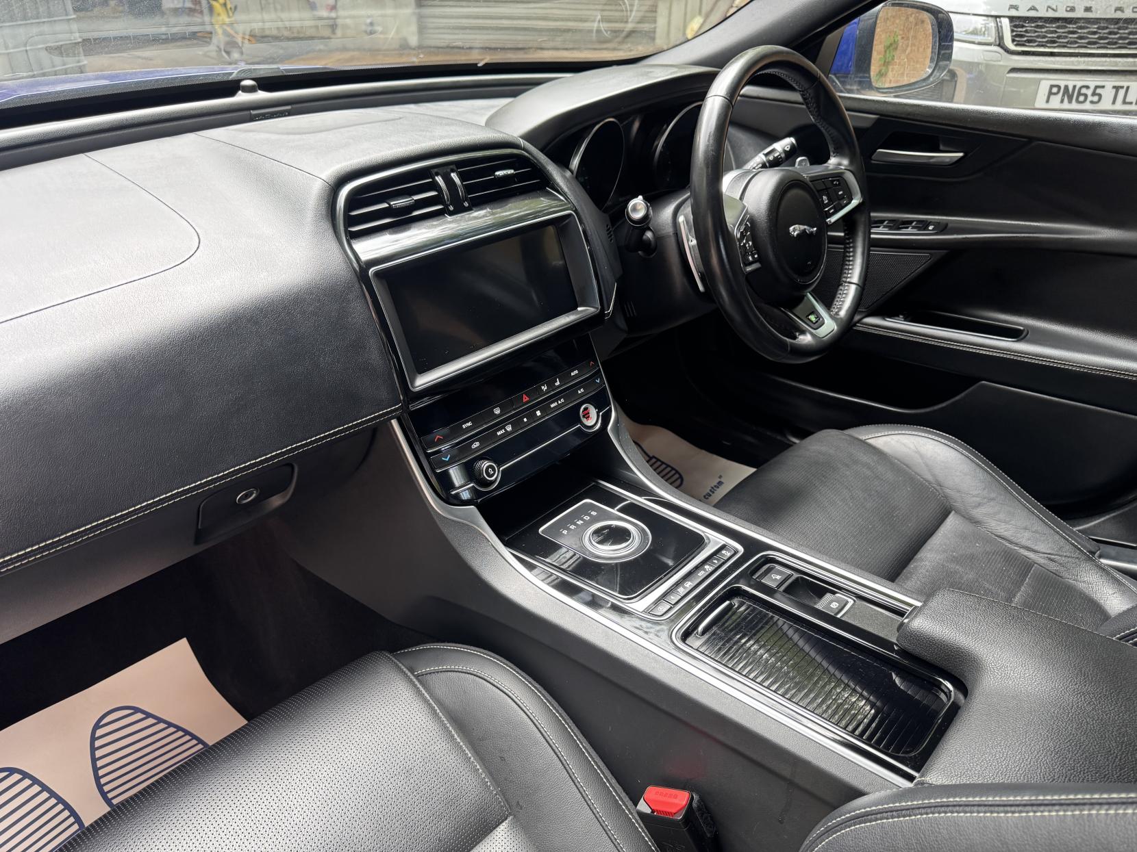 Jaguar XE 2.0i GPF R-Sport Saloon 4dr Petrol Auto Euro 6 (s/s) (250 ps)