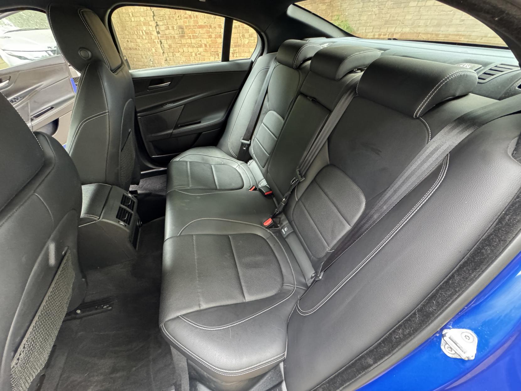 Jaguar XE 2.0i GPF R-Sport Saloon 4dr Petrol Auto Euro 6 (s/s) (250 ps)
