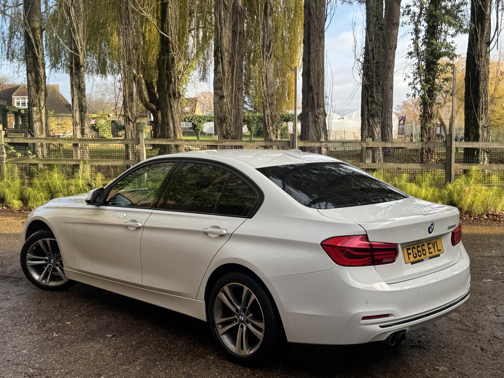 BMW 3 Series 2.0 320i Sport Saloon 4dr Petrol Manual Euro 6 (s/s) (184 ps)