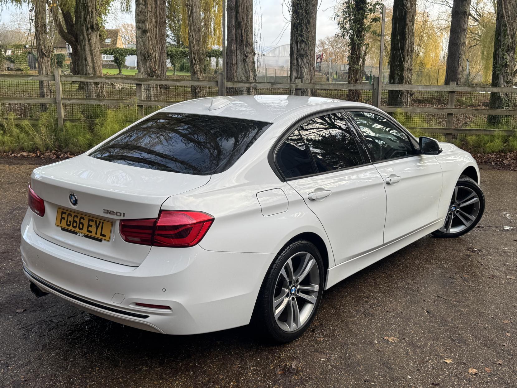 BMW 3 Series 2.0 320i Sport Saloon 4dr Petrol Manual Euro 6 (s/s) (184 ps)