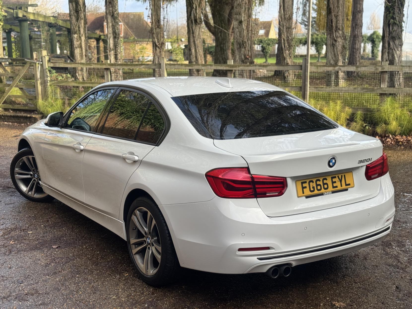 BMW 3 Series 2.0 320i Sport Saloon 4dr Petrol Manual Euro 6 (s/s) (184 ps)