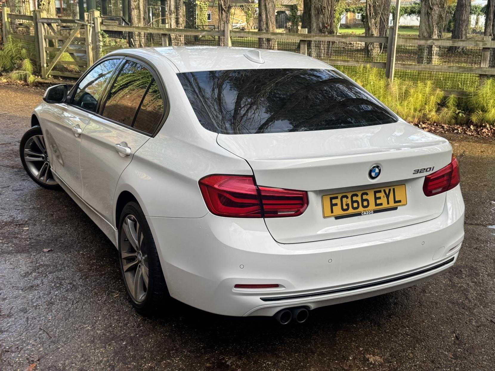 BMW 3 Series 2.0 320i Sport Saloon 4dr Petrol Manual Euro 6 (s/s) (184 ps)