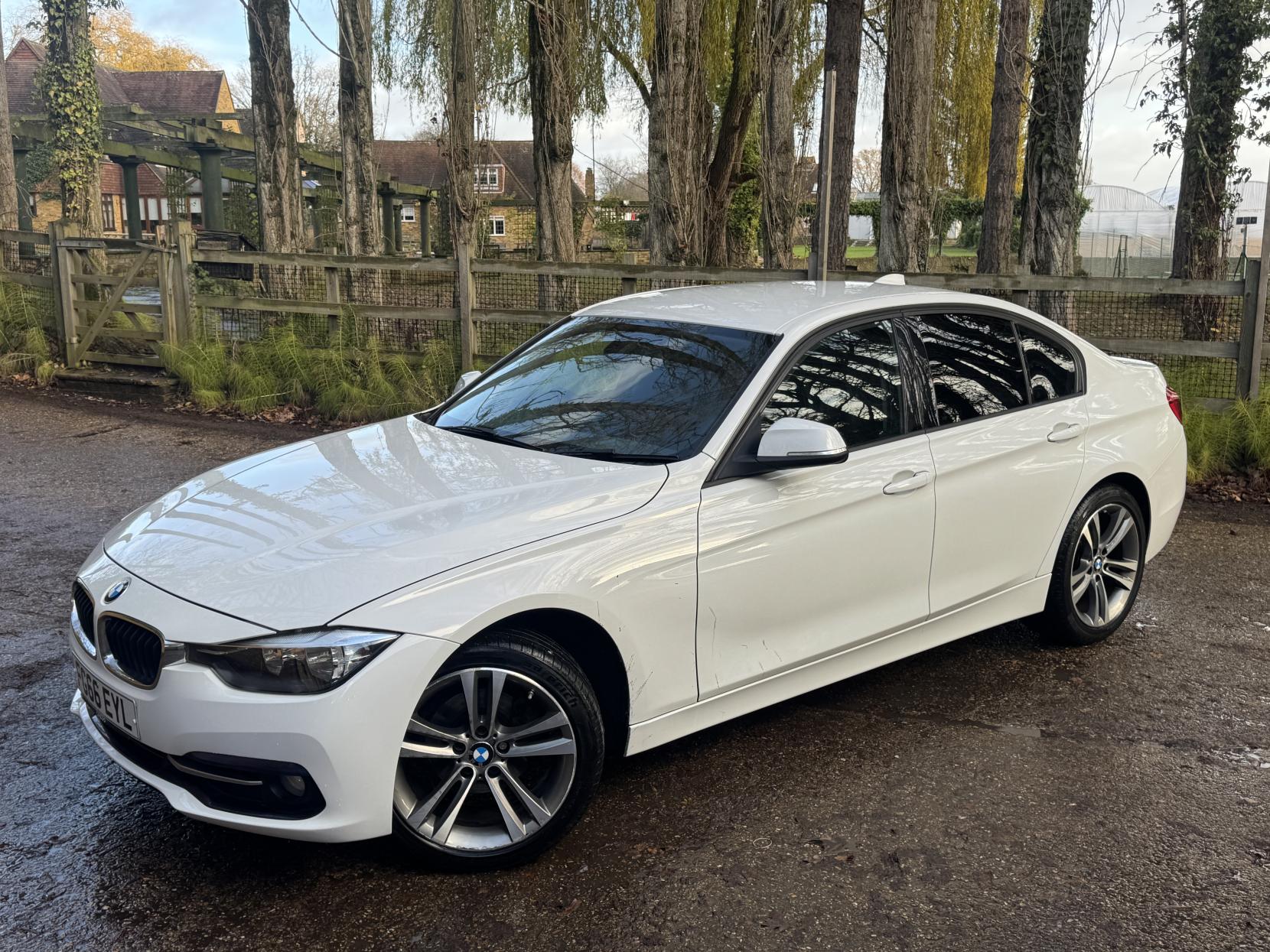 BMW 3 Series 2.0 320i Sport Saloon 4dr Petrol Manual Euro 6 (s/s) (184 ps)