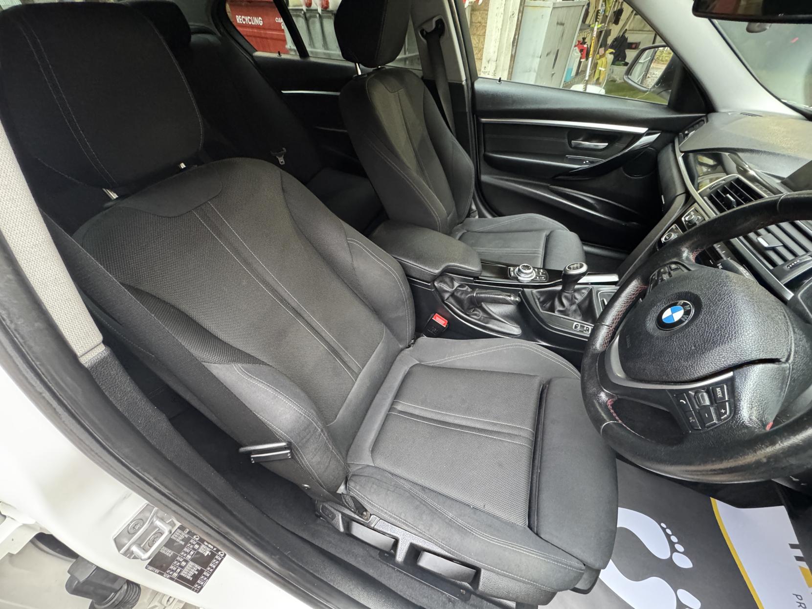 BMW 3 Series 2.0 320i Sport Saloon 4dr Petrol Manual Euro 6 (s/s) (184 ps)