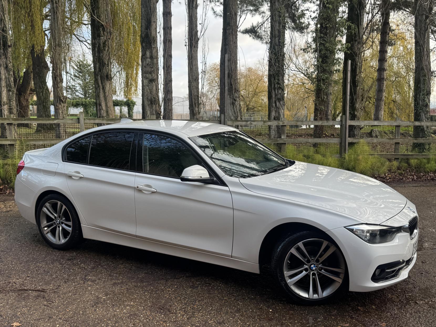 BMW 3 Series 2.0 320i Sport Saloon 4dr Petrol Manual Euro 6 (s/s) (184 ps)