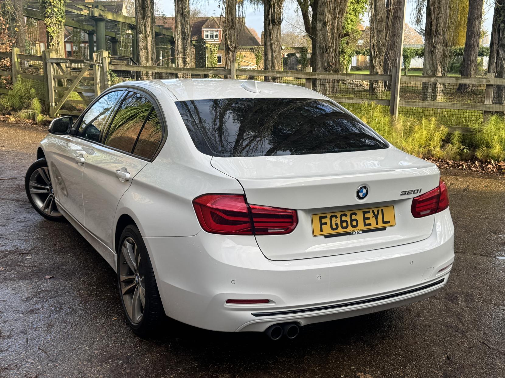 BMW 3 Series 2.0 320i Sport Saloon 4dr Petrol Manual Euro 6 (s/s) (184 ps)