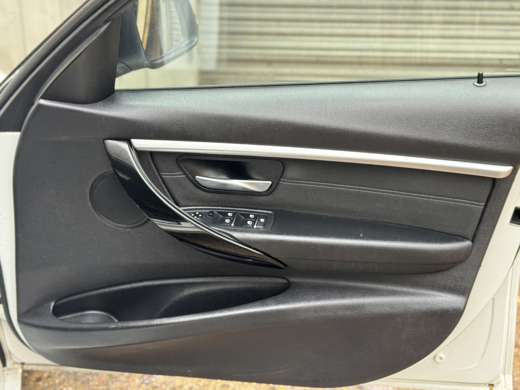 BMW 3 Series 2.0 320i Sport Saloon 4dr Petrol Manual Euro 6 (s/s) (184 ps)